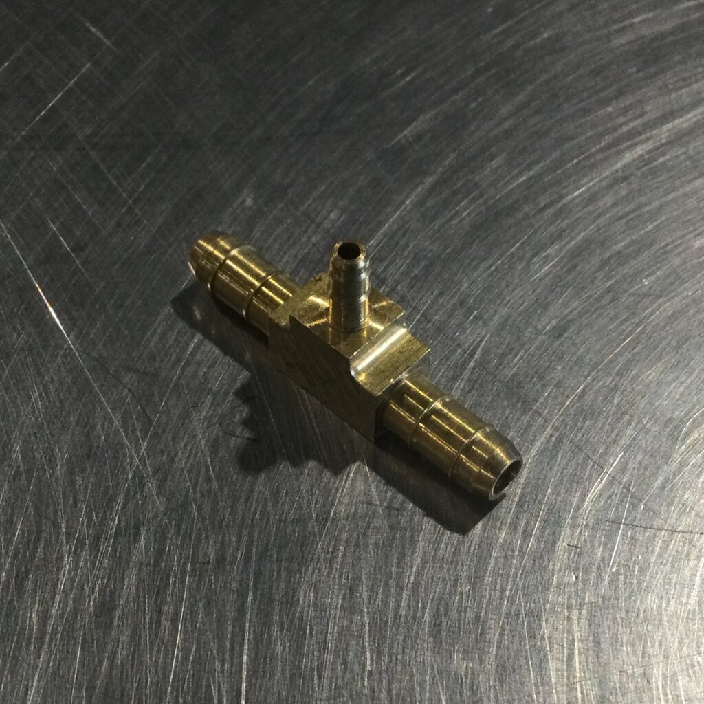 BARB TEE FITTING S/S 1/8 X 1/8 X 1/16