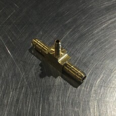 BARB TEE FITTING S/S 1/8 X 1/8 X 1/16