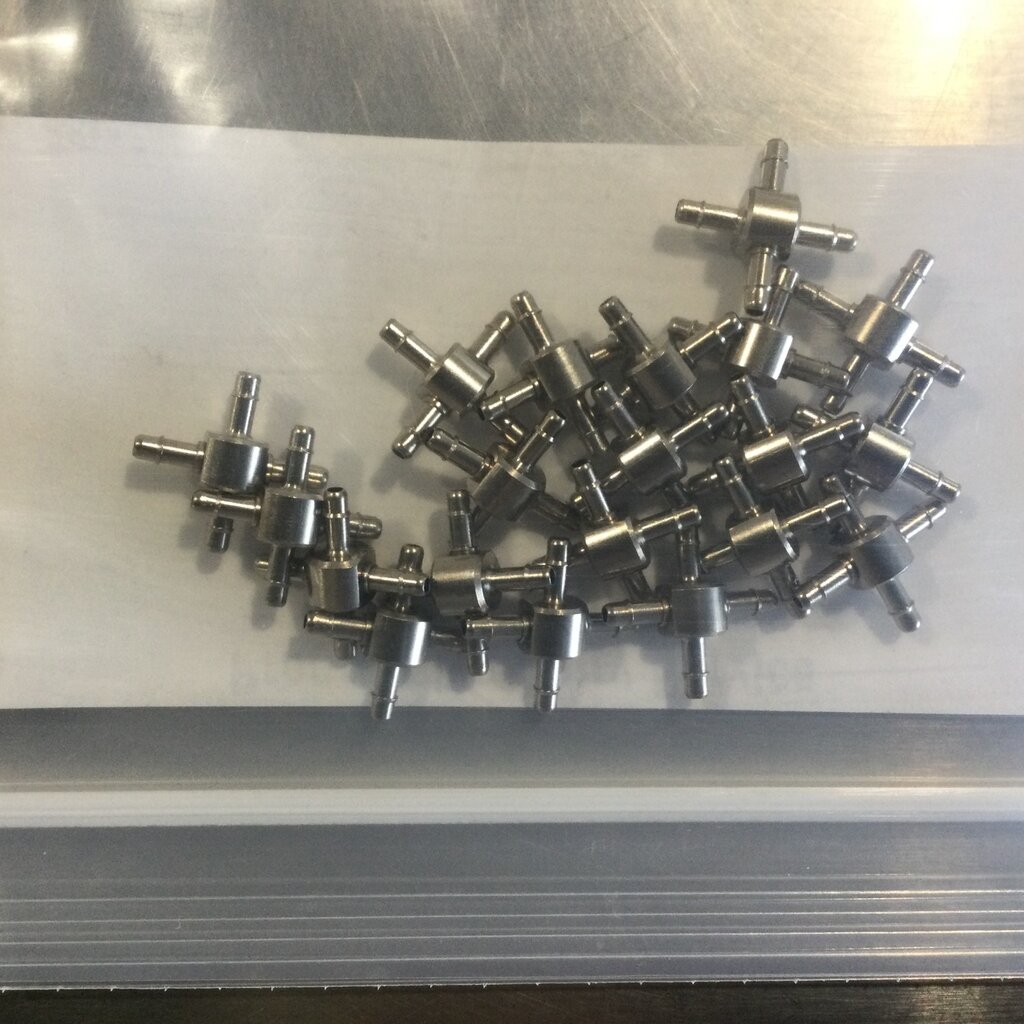 CROSS BARB AIR FITTING S/S 1/16 ID