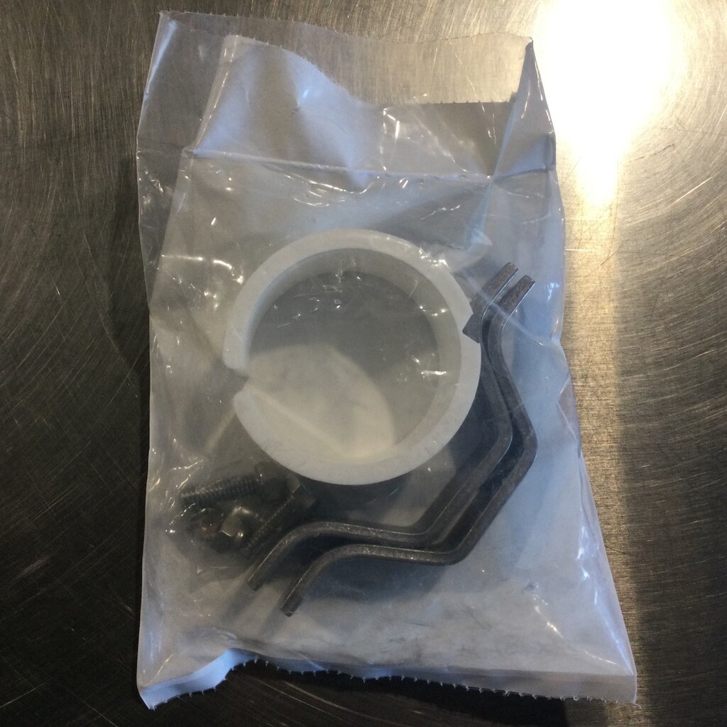 DIXON 2-1/2 S/S HANGER W/ SLEEVE