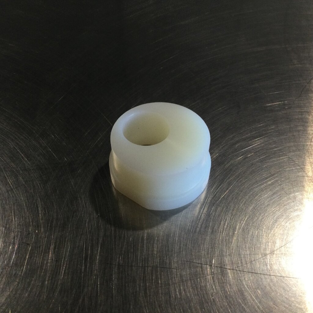 MUELLER MANWAY DOOR S/S HINGE PIN NYLON BUSHING