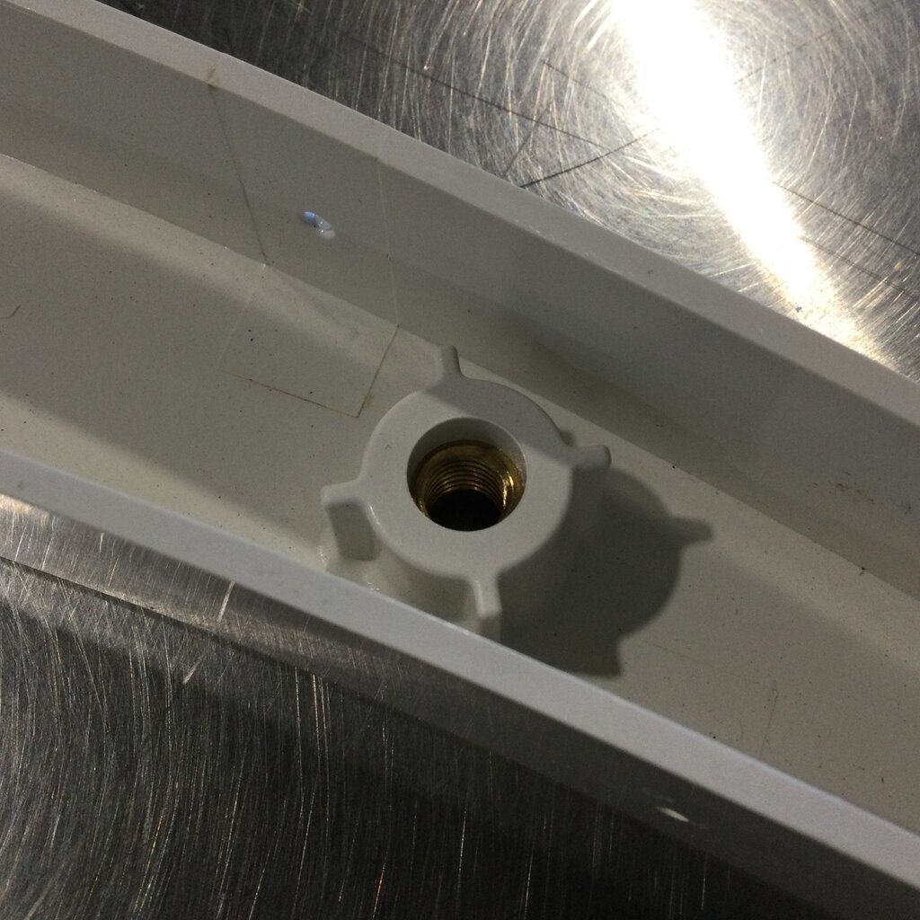 VES 50/72" LOUVER RIGHT END CAP