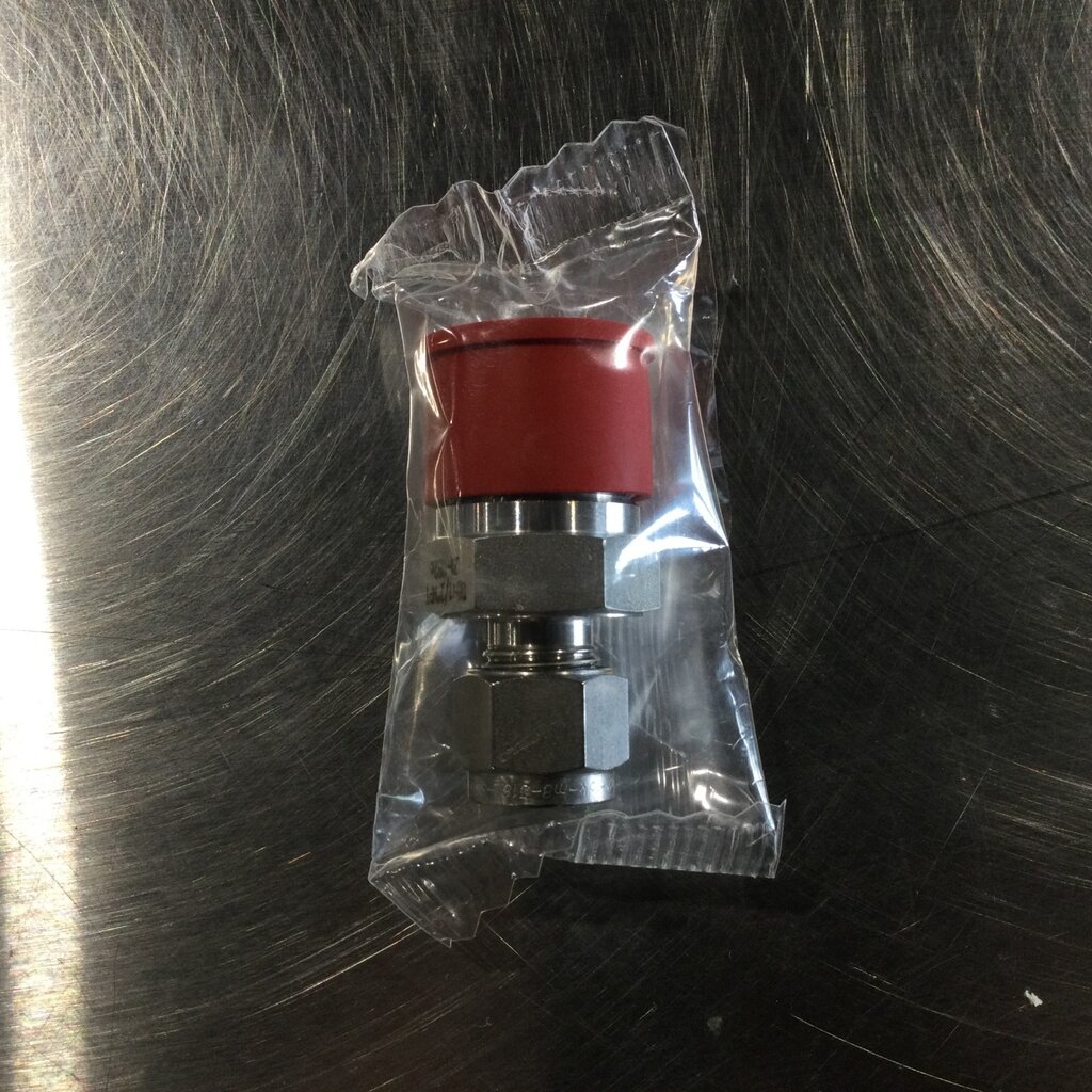 TEMPERATURE TRANSMITTER COMPRESSION FITTING 8mm X 1/2 NPT