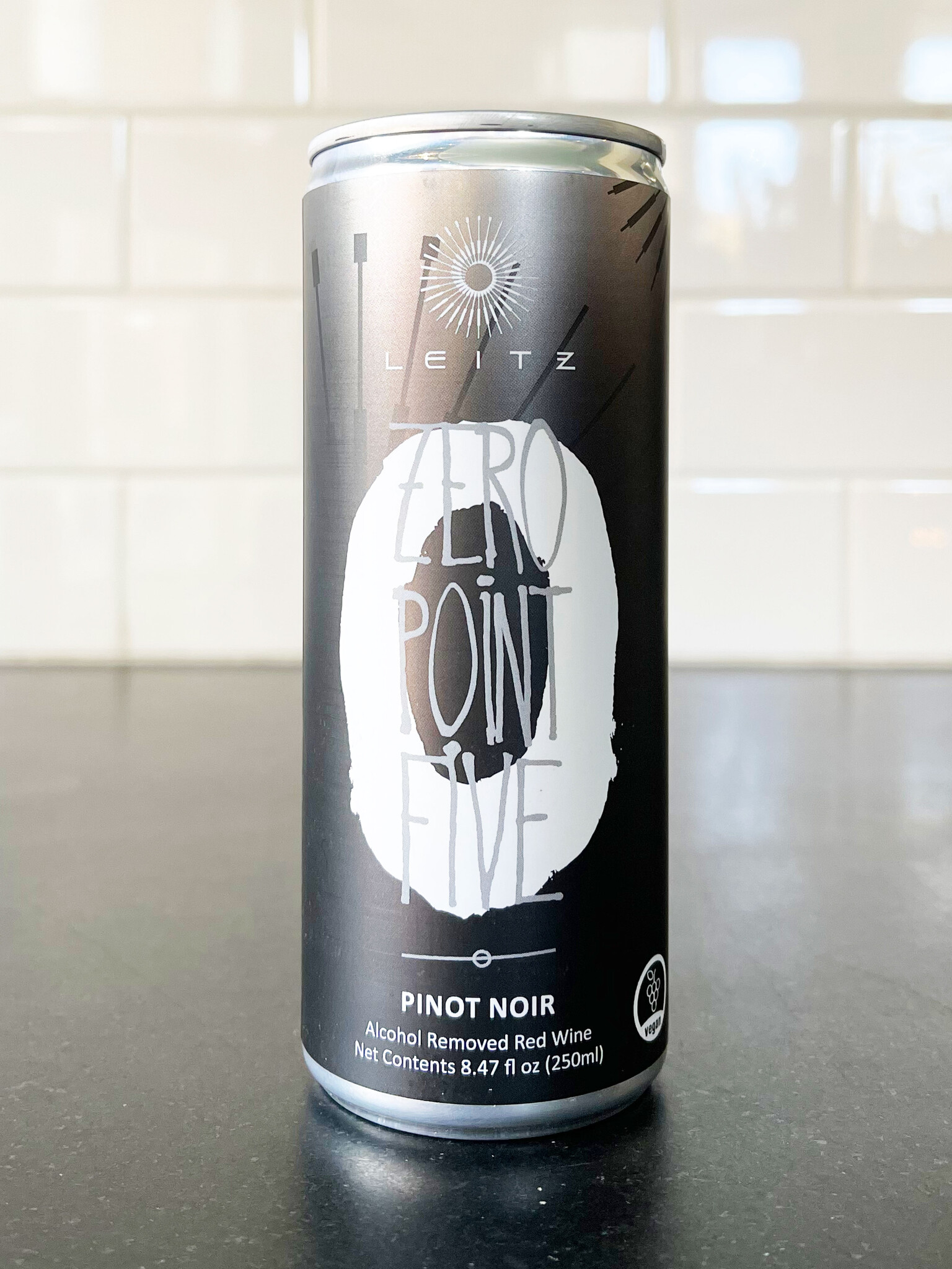 Eins Zwei Zero Pinot Noir Canned Wine - CORK