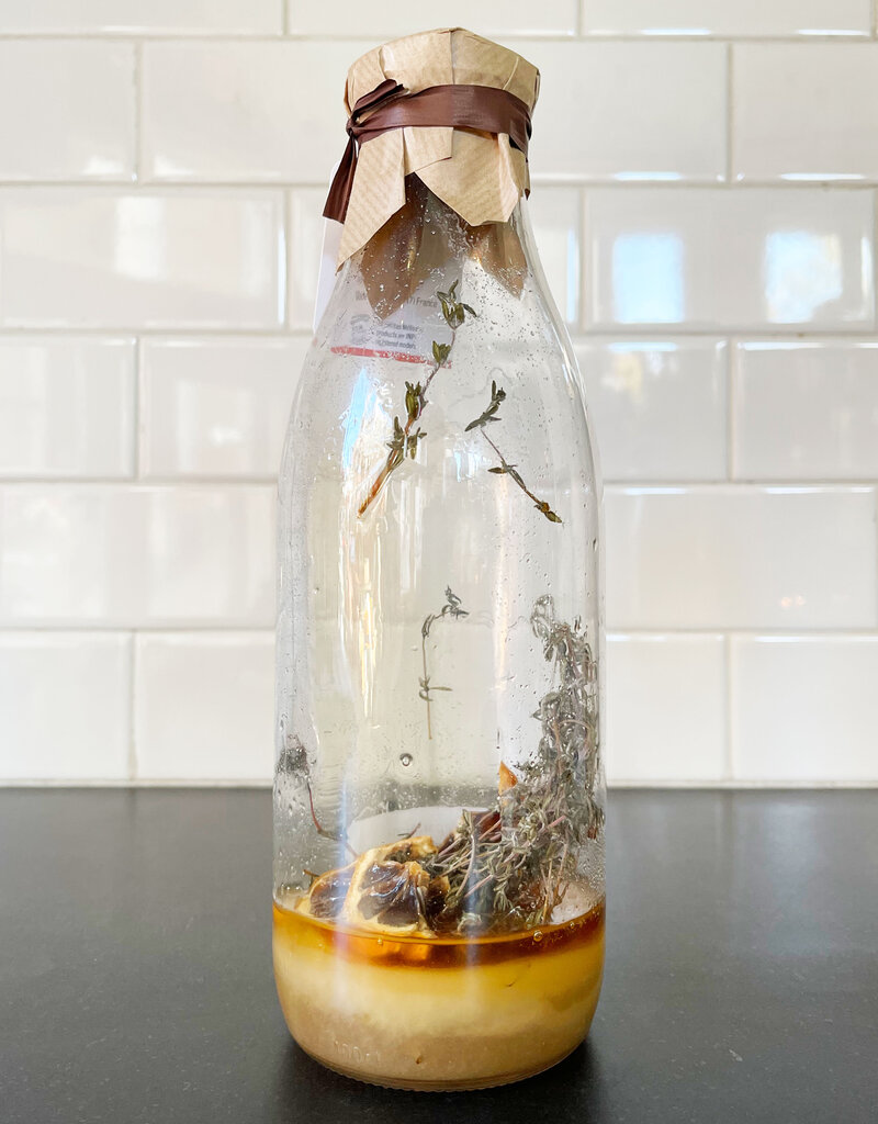 Délices Métisses Arranged Rum Bottle - Honey, Thyme & Lemon