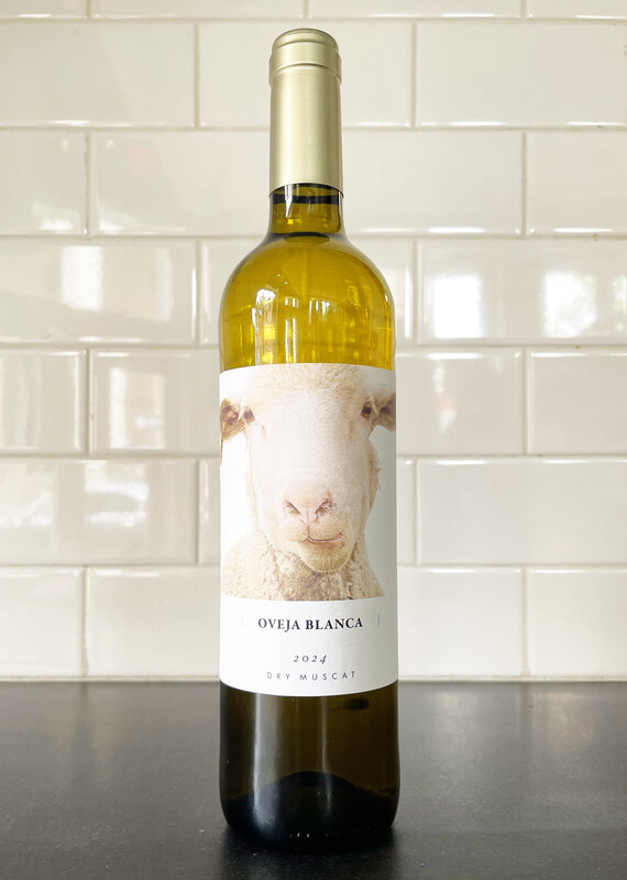 Bodegas y Vinedos Fontana Oveja Blanca Dry Muscat