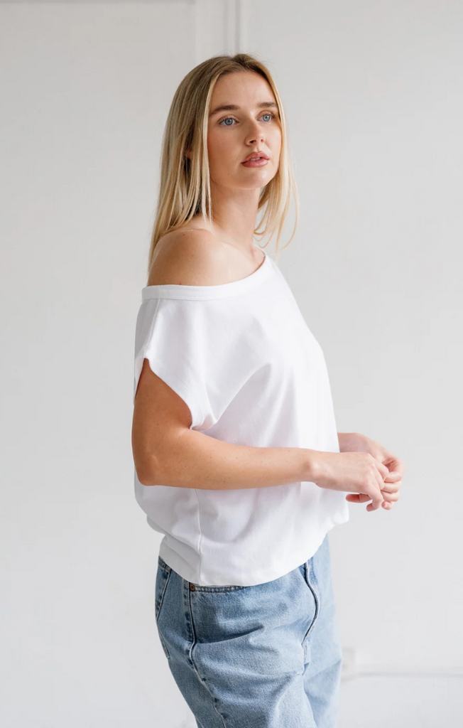 Brunette The Label BTLT075 Brunette The Label Off The Shoulder Tee