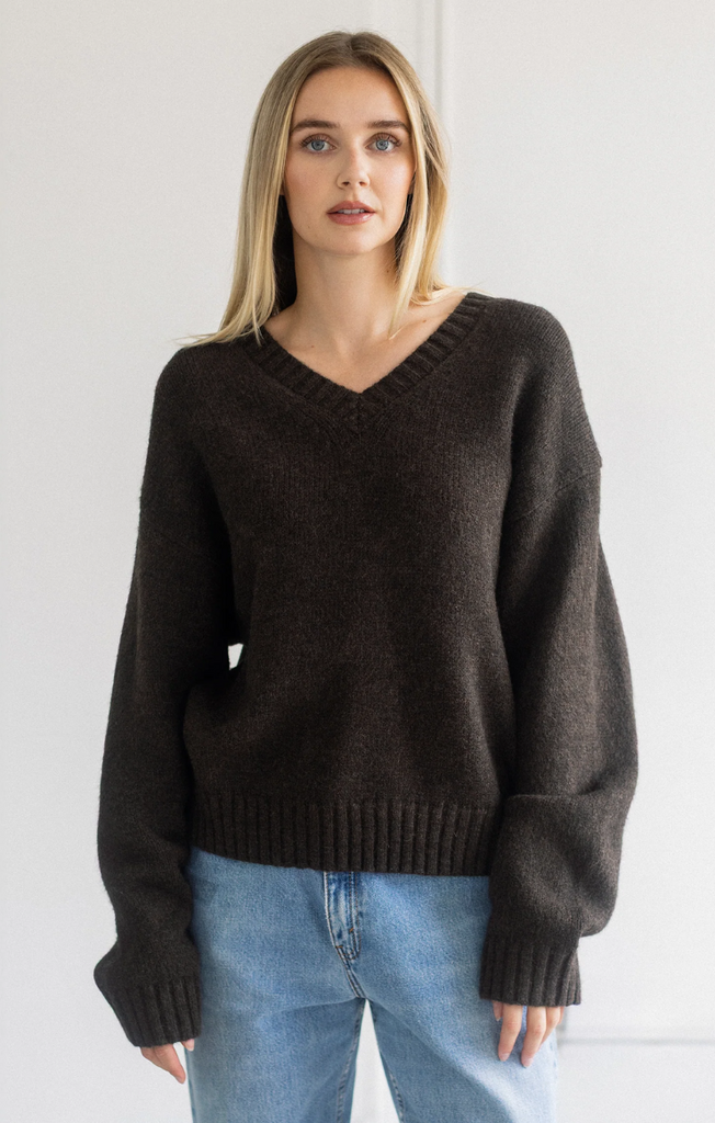 Brunette The Label BTLS084 Brunette The Label V-Neck Sweater