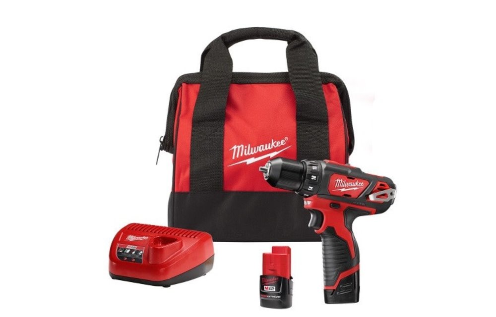 (New) MILWAUKEE M12 12-Volt Lithium-Ion Cordless 3/8 in. Drill/Driver Kit with Two 1.5 Ah Batteries, Charger and Tool Bag