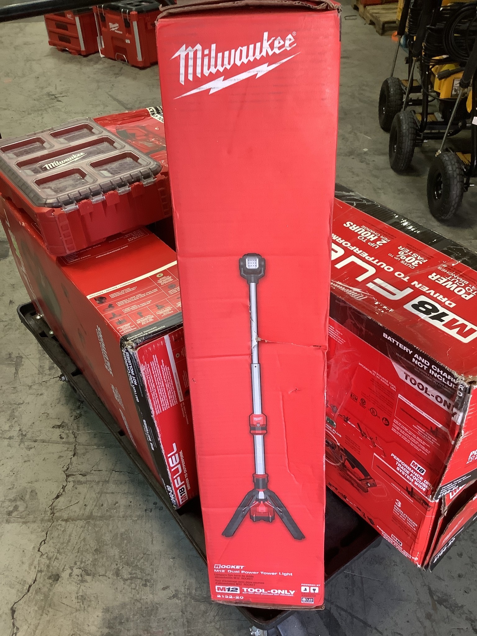Milwaukee 12 volt work light hotsell