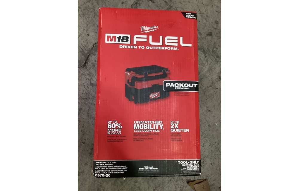 (New) Milwaukee M18 FUEL PACKOUT 18-Volt Lithium-Ion Cordless 2.5 Gal. Wet/Dry Vacuum