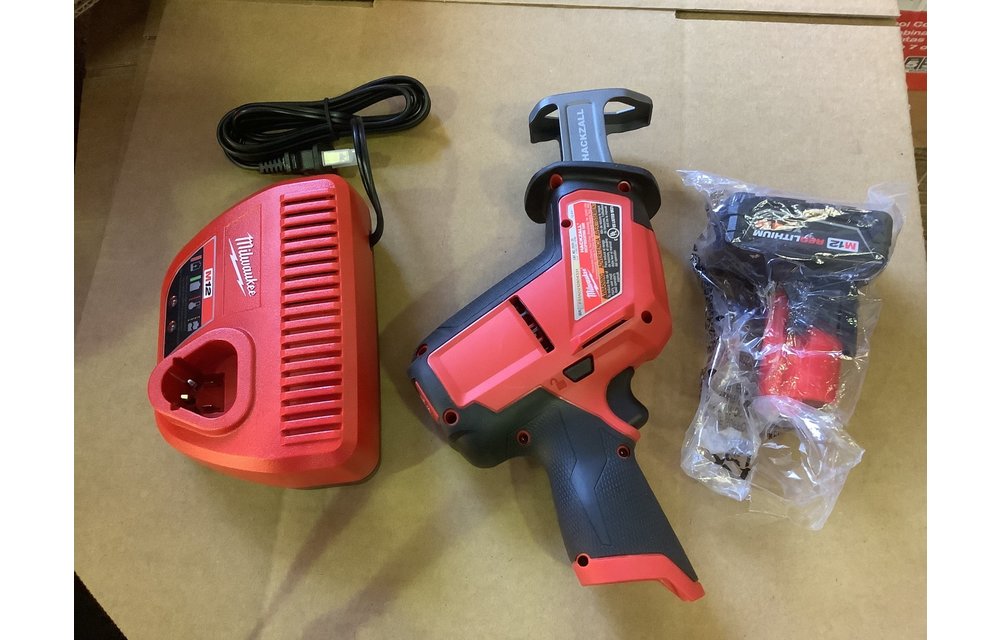 (New) Milwaukee M12 FUEL 12-Volt Lithium-Ion Brushless Cordless HACKZALL Reciprocating Saw Kit w/ One 4.0Ah Batteries Charger & Tool Bag