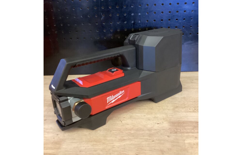 (New) Milwaukee M18 18-Volt 1/4 HP Lithium-Ion Cordless Transfer Pump