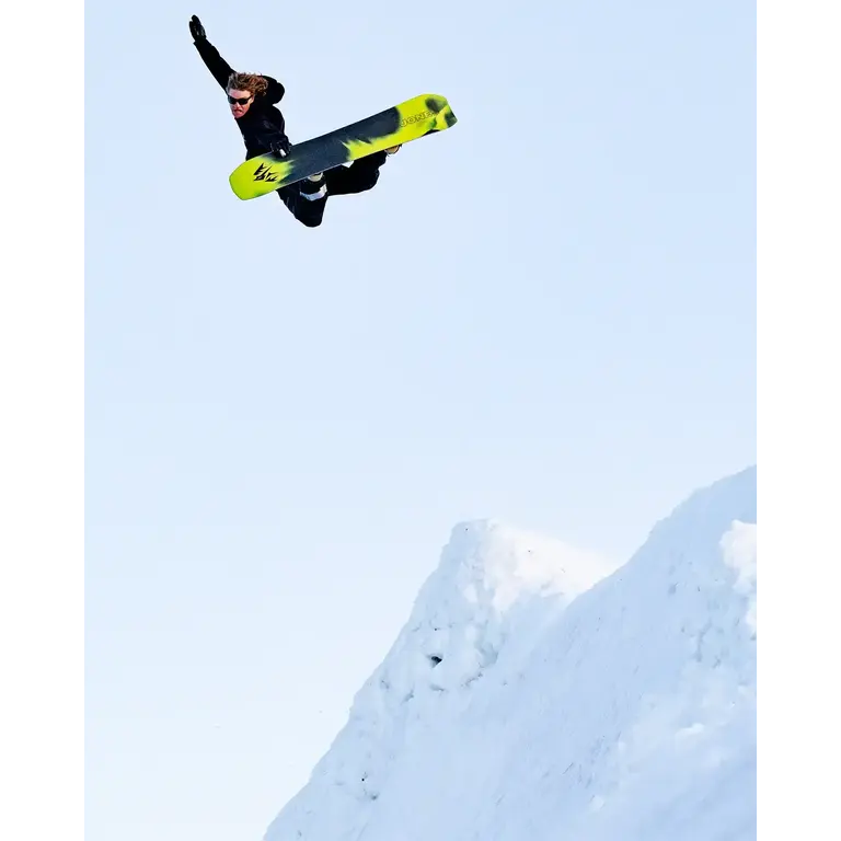 Jones Jones - Howler