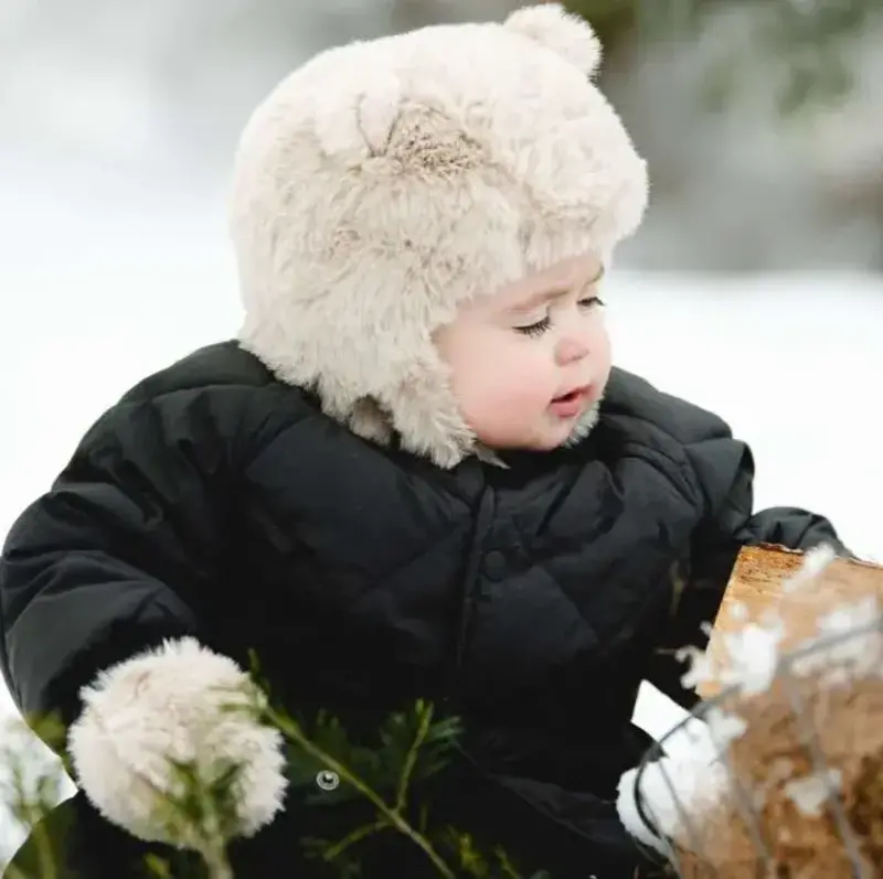 Cali Kids Fuzzy Mitten