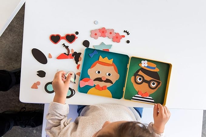 Chronicle Books Funny Faces Magnetic Play Set