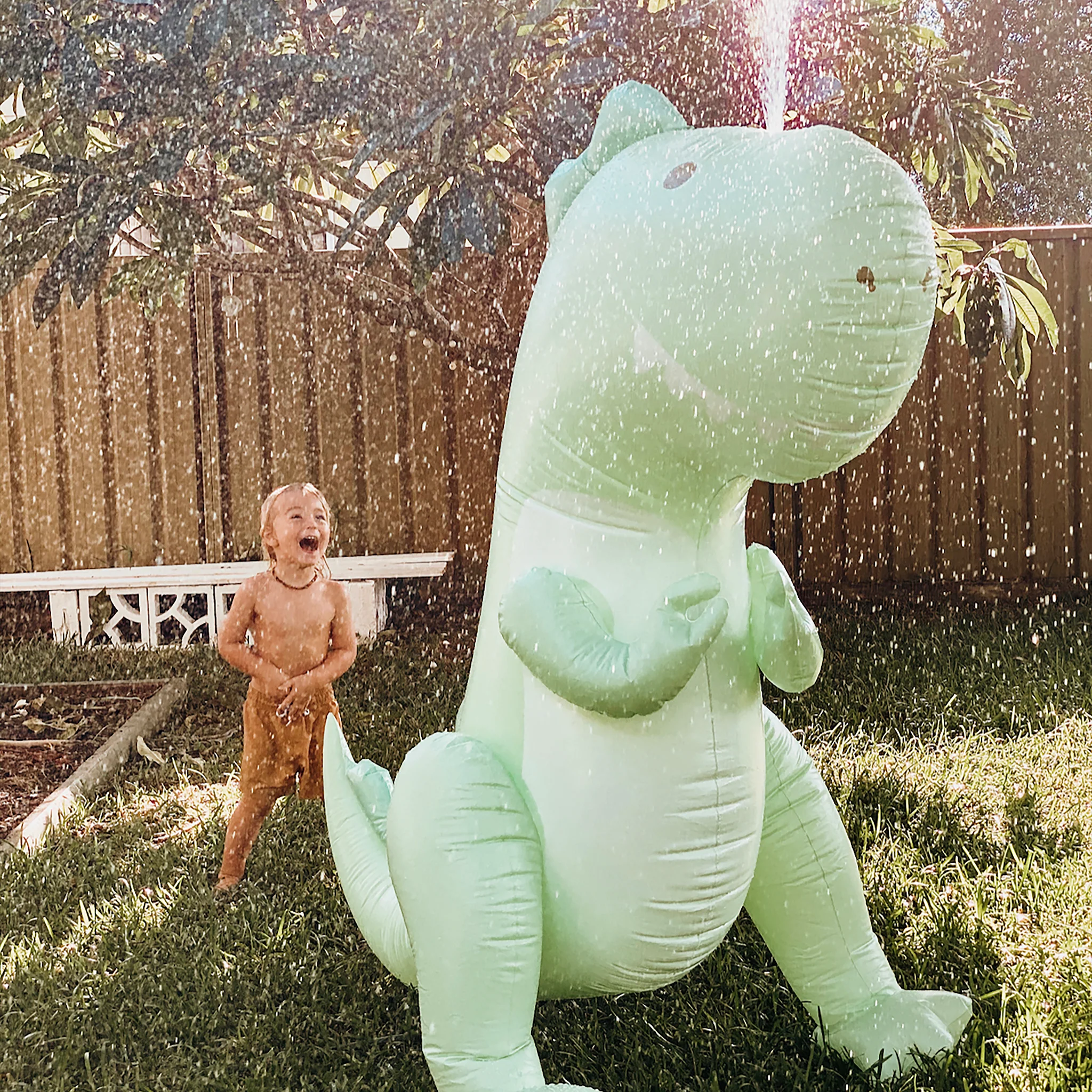 Sunny Life Sunny Life Inflatable Giant Sprinkler Surfing Dino - Ice Mint