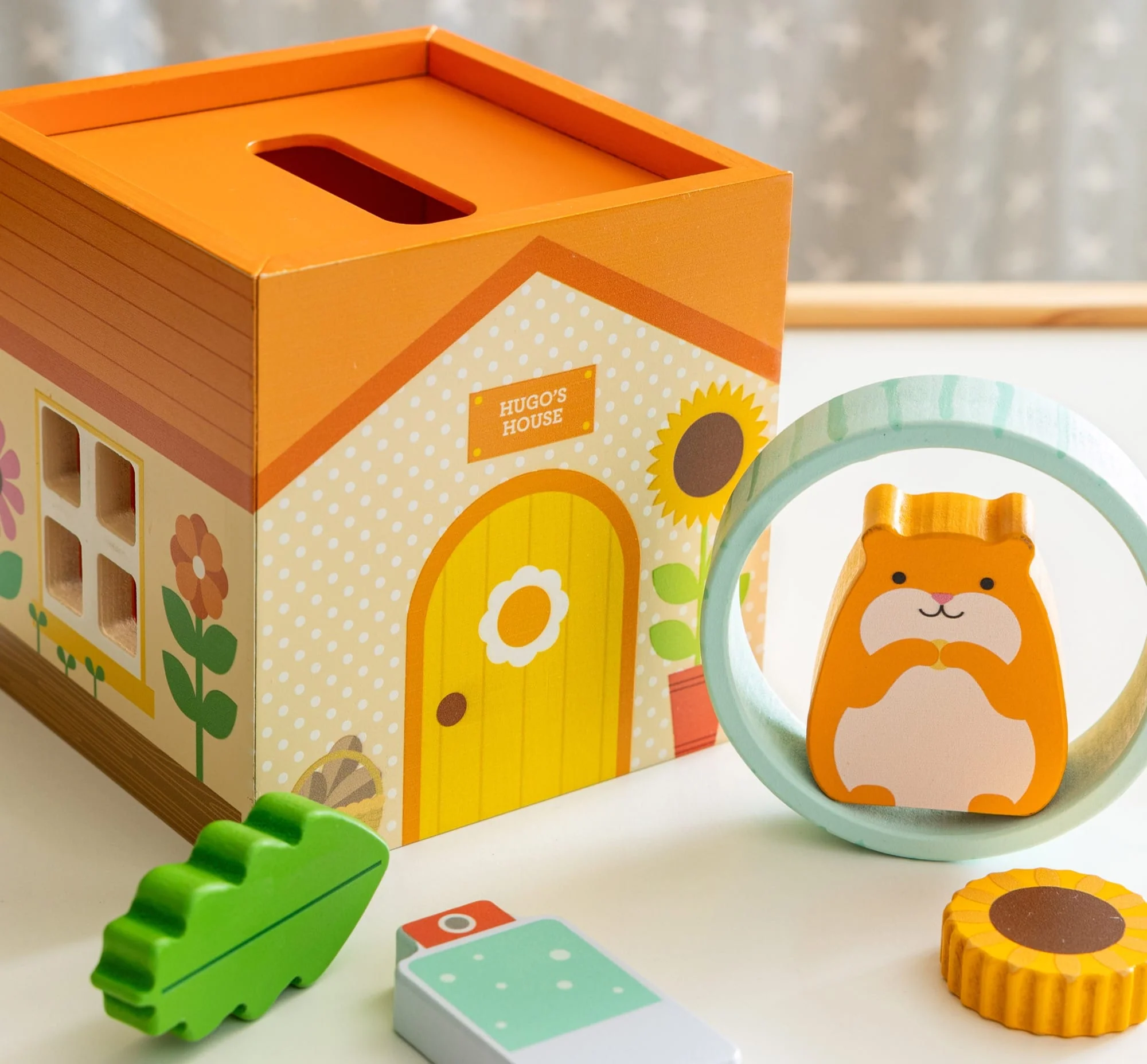 Chronicle Books Petit Pals: Hugo Hamster