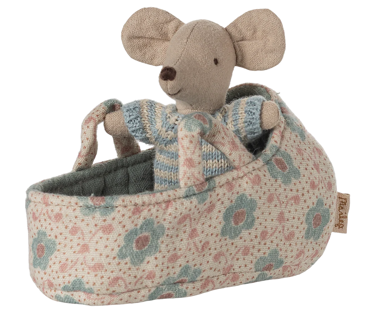 maileg Maileg Baby mouse in carry cot - Blue