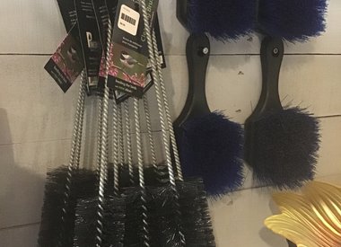 Cleaning brushes