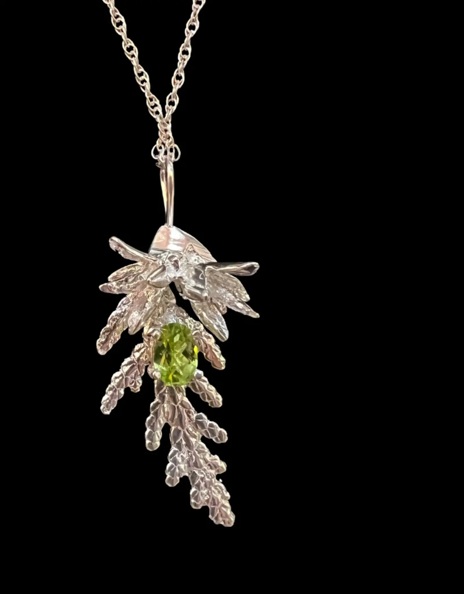 Amulette JFIHCP4P Sterling Silver 925 Cedar pendant with Peridot and soft chain