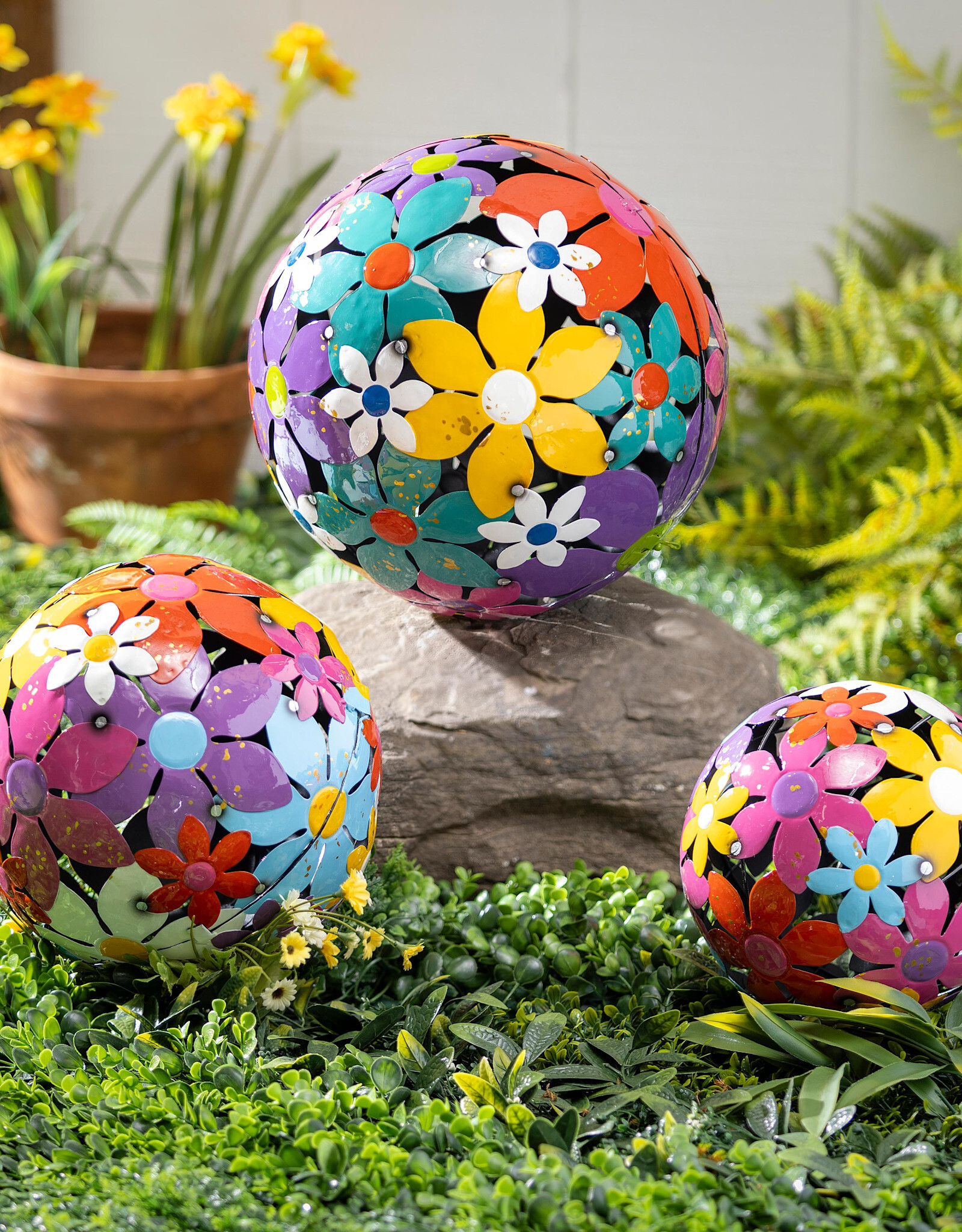 Evergreen Metal Floral Decorative Garden Ball, Set of 3