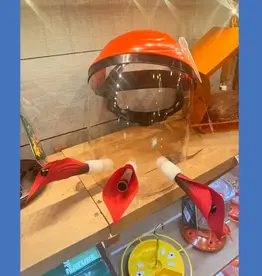 SJTHEL Helmut mounted Hummingbird Feeder