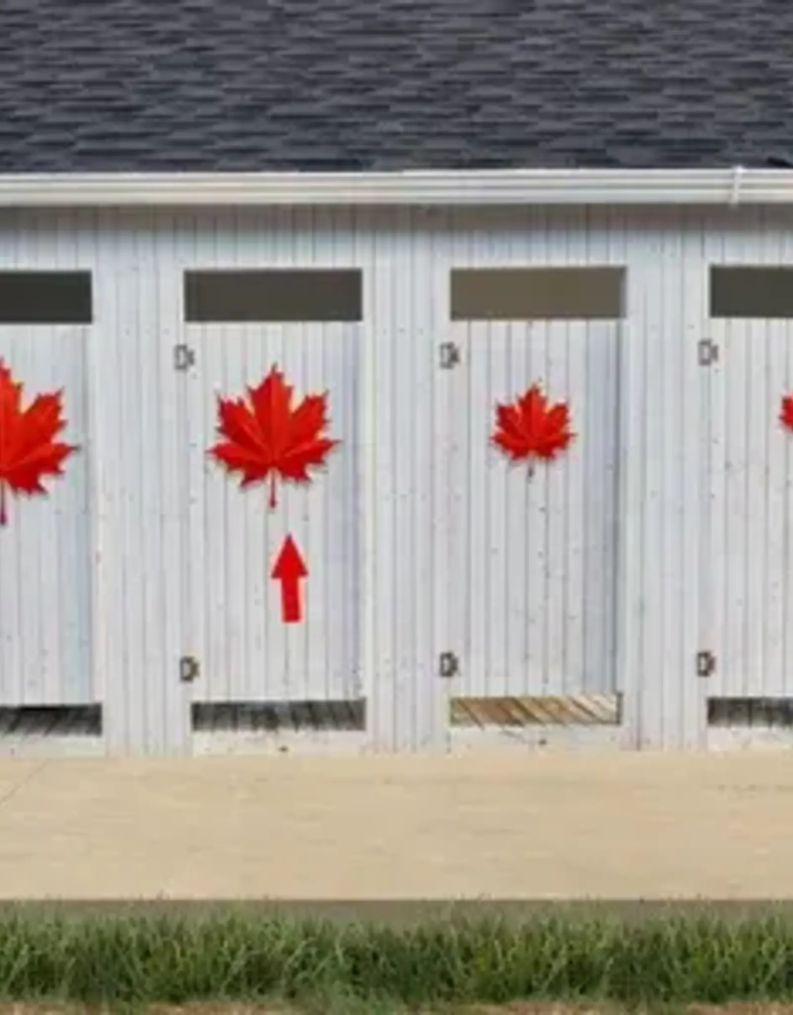 Panam Decor & Gifts PUI99034 Fall Maple Leaf Medium Metal 20" x 20"