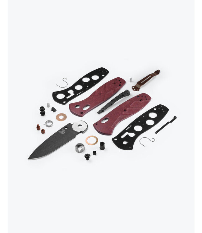 Benchmade - Mini Barrage, AXA, Redstone. Drop-point