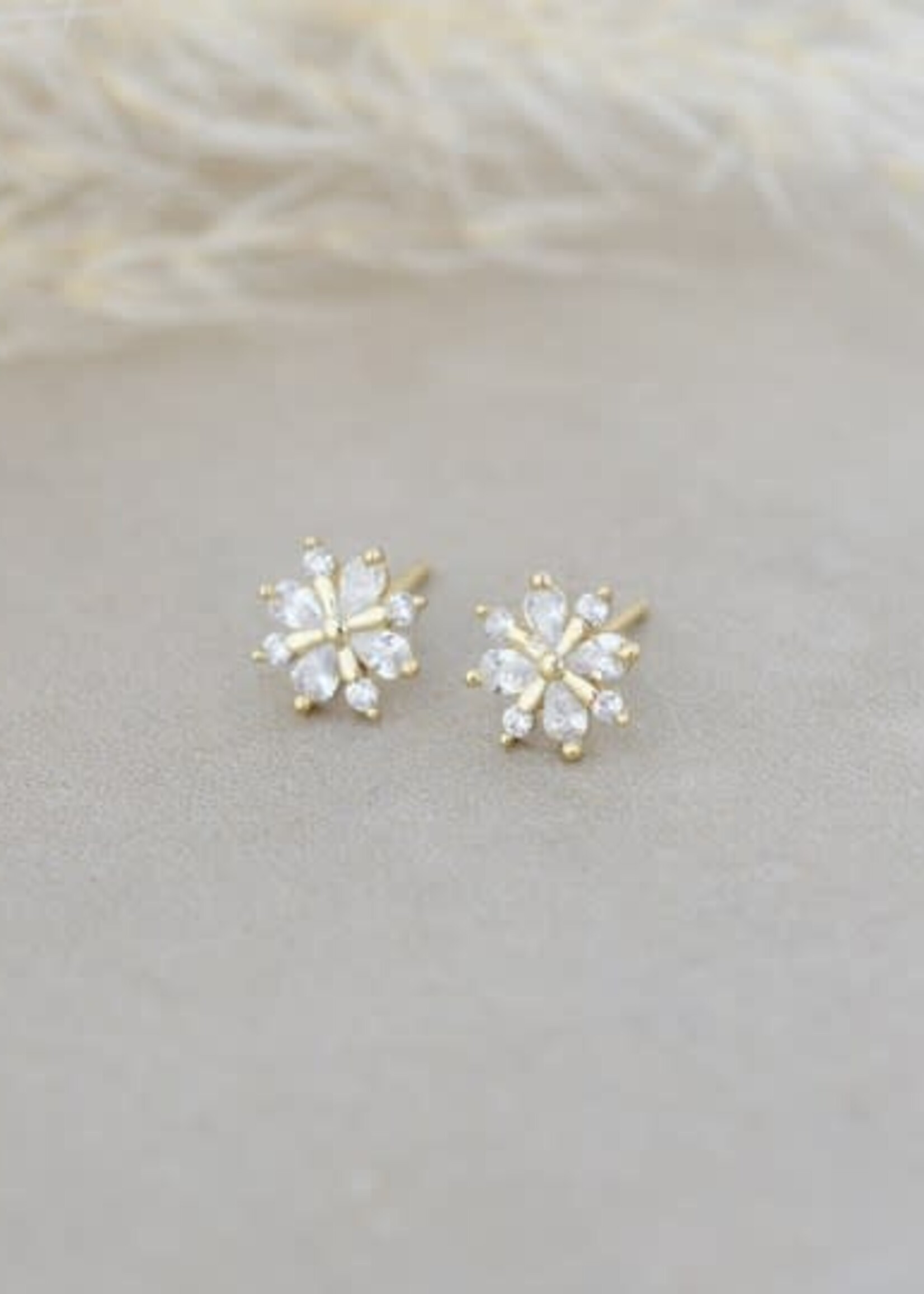 Glee Jewlery Snow Crystal Studs