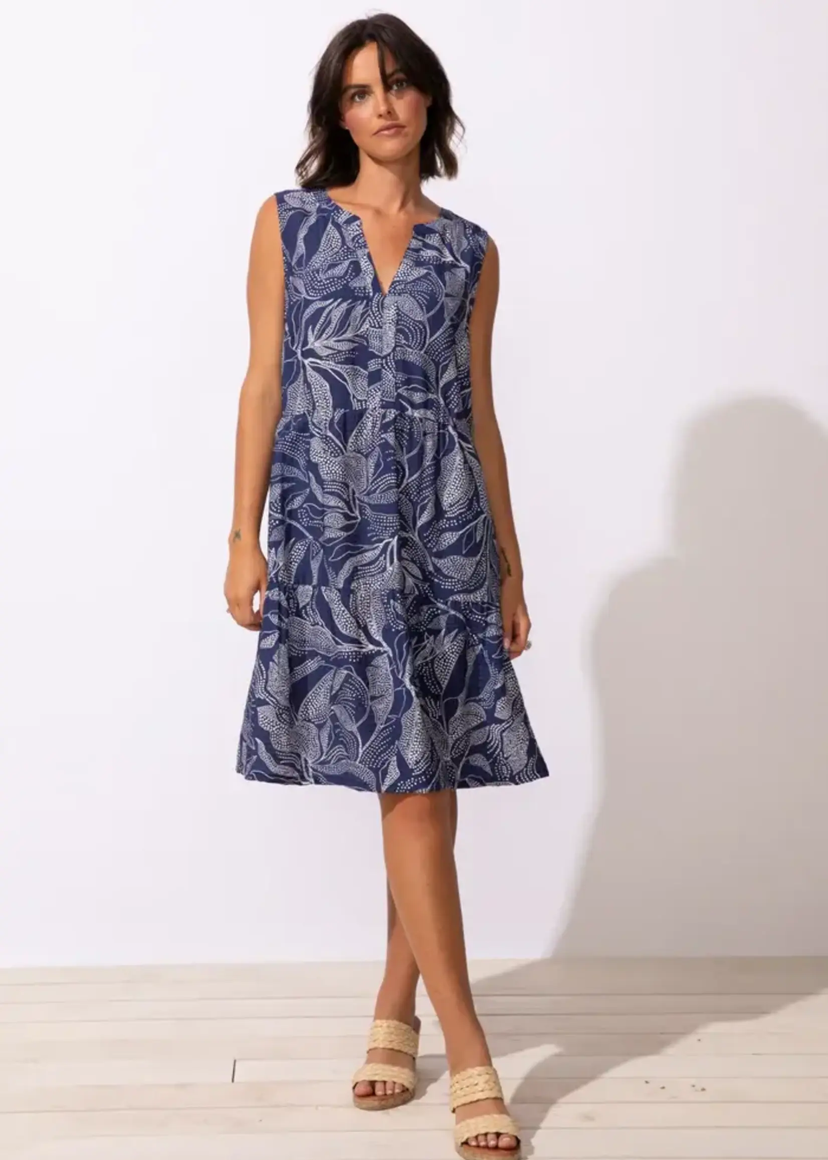 Escape Paradise Dress w/ Dotted Leaves E85615