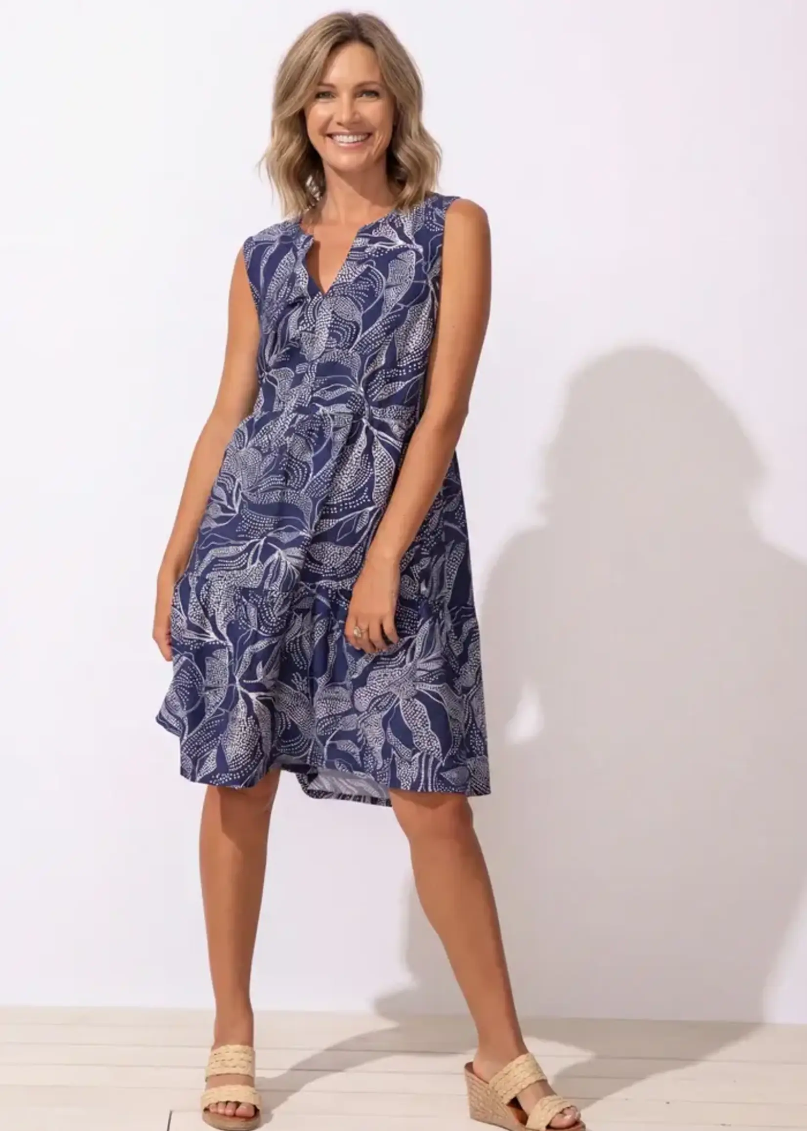 Escape Paradise Dress w/ Dotted Leaves E85615