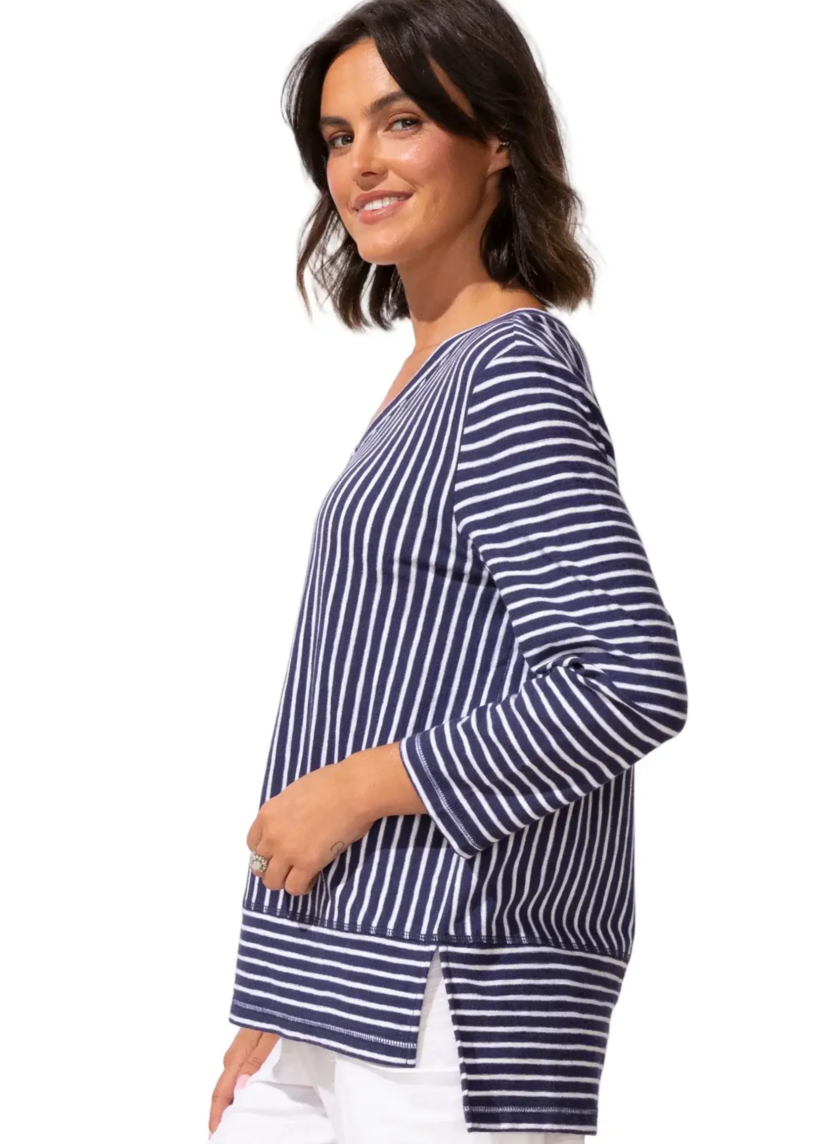 Escape Easy V Neck Tee E23542