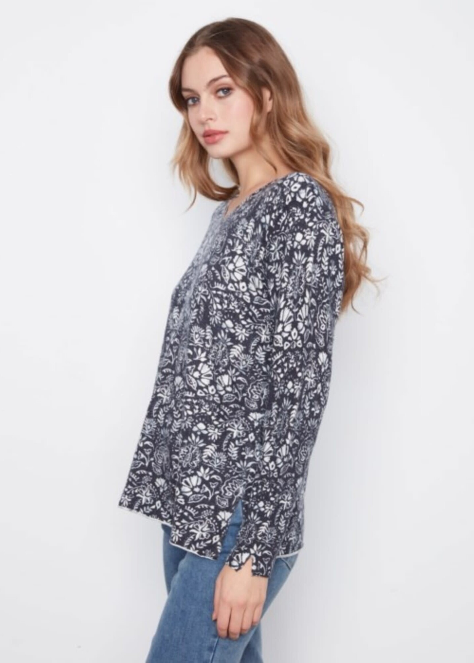 Charlie B Charlie B Printed L/S V Neck Sweater C2279
