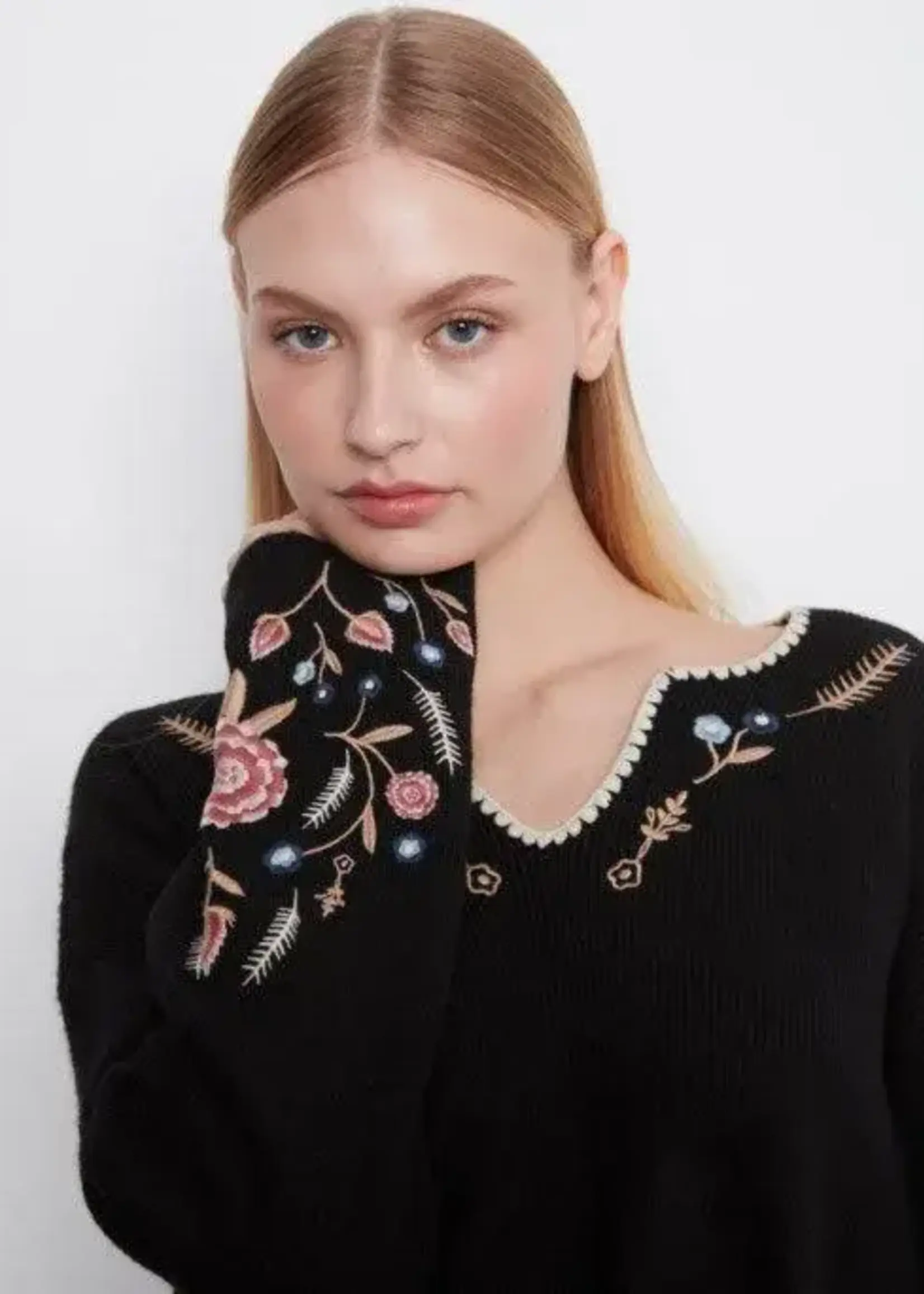Charlie B Charlie B Embroidered Ribbed Sweater C2879
