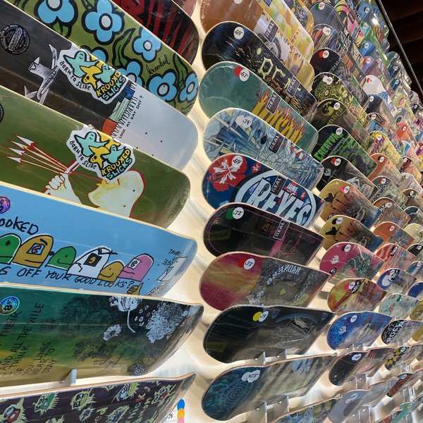 Status Online Store for Skateboards, Surfskates, Fingerboards