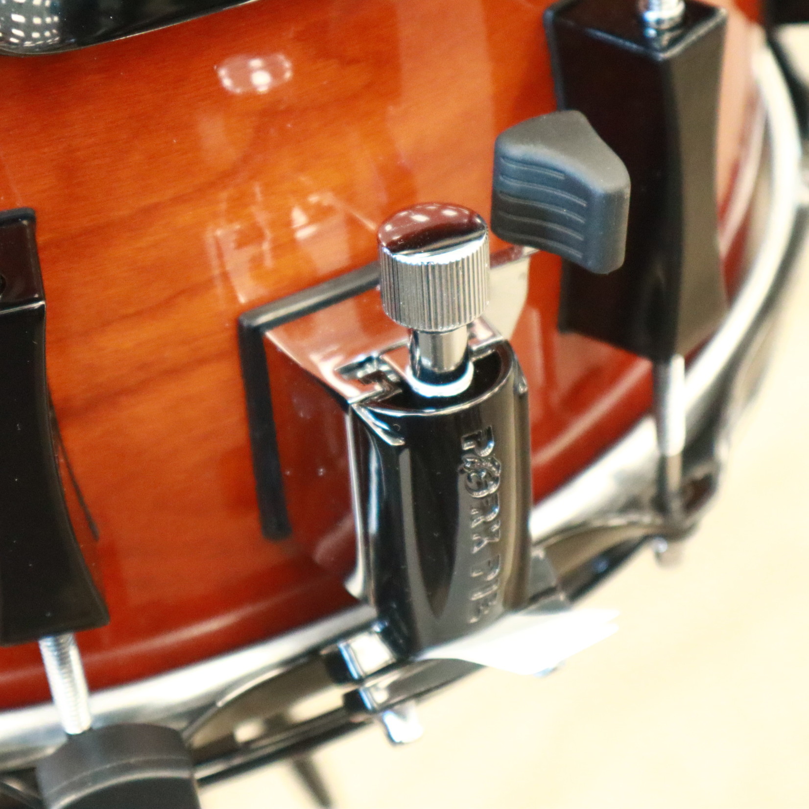 Pork Pie Pork Pie 6.5x14" Cherry Snare Drum With Maple Re-Rings, Tobacco Gloss, Black Hardware