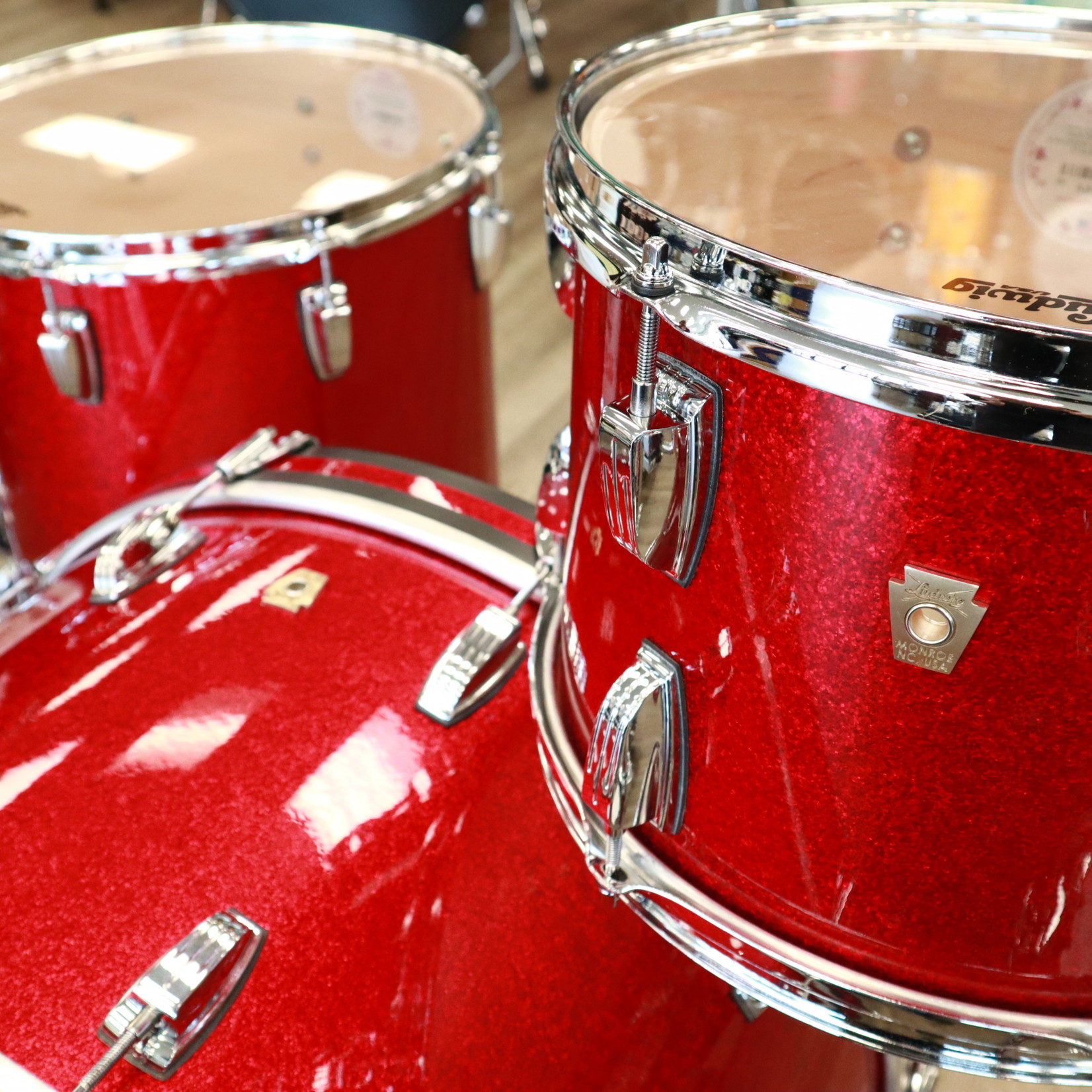 Ludwig Ludwig Classic Maple Pro Beat 3-Piece Shell Pack 13/16/24 (Red Sparkle)