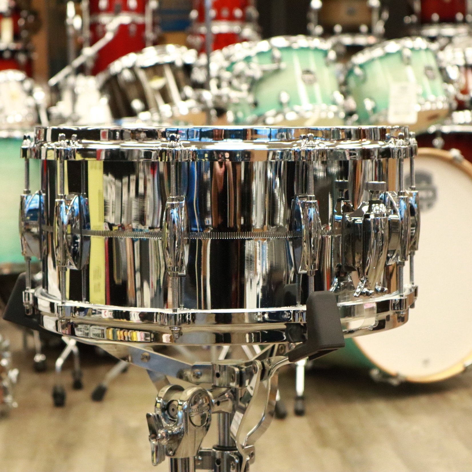 Gretsch Gretsch USA Custom 6.5x14" Chrome over Brass Snare Drum