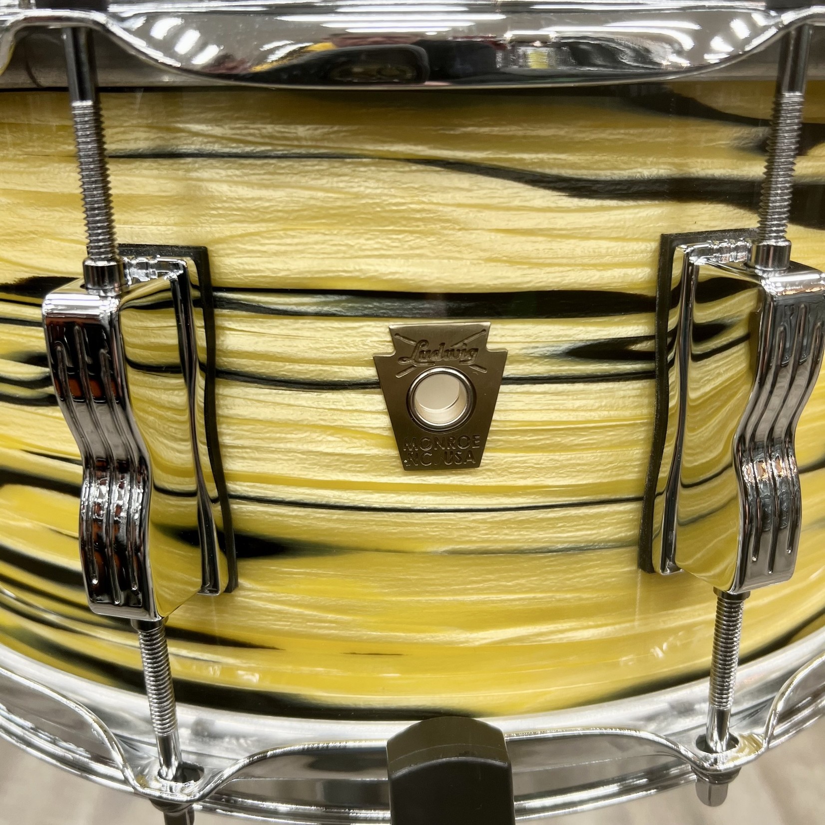 Ludwig Ludwig Classic Maple 6.5X14" Snare Drum (Lemon Oyster)