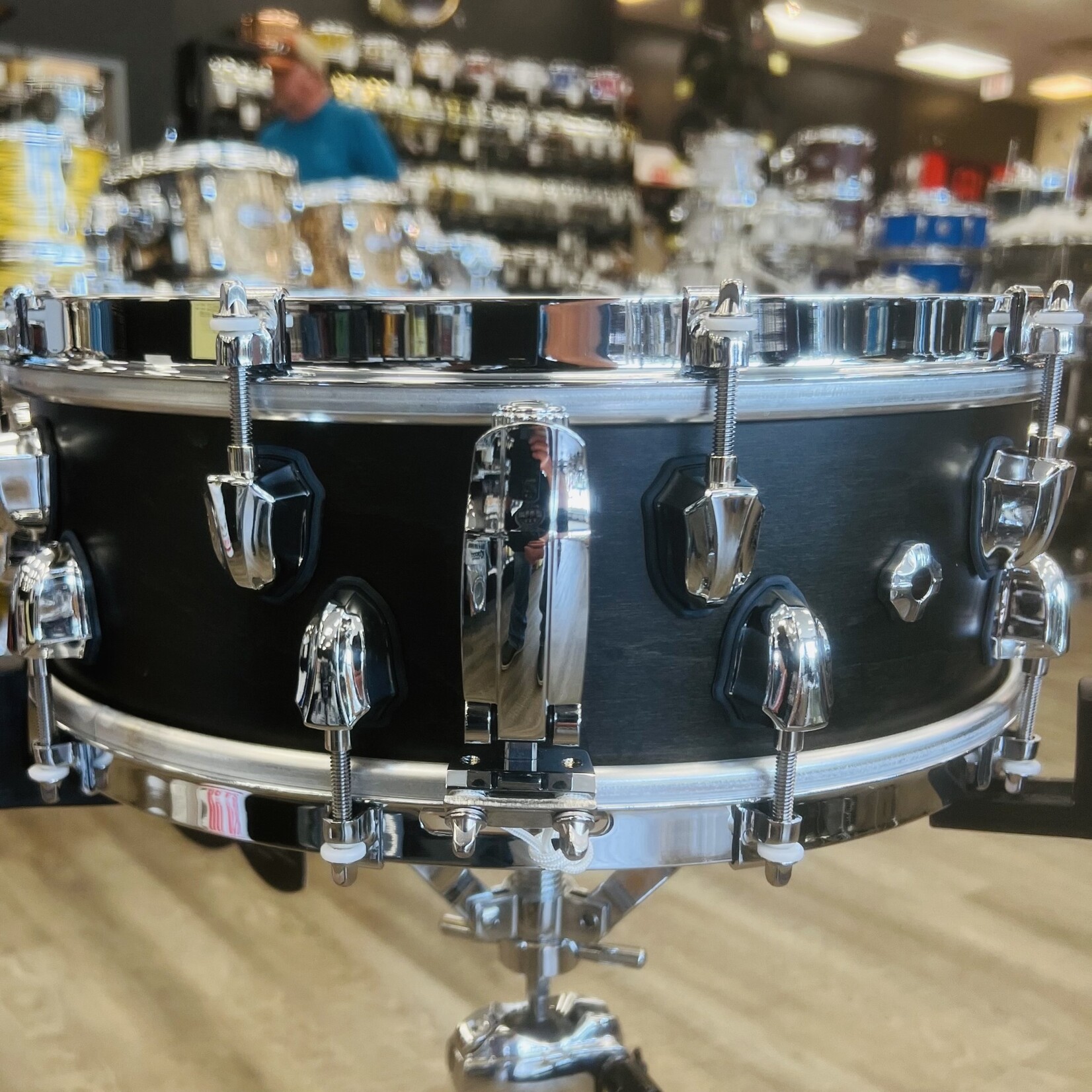 https://cdn.shoplightspeed.com/shops/643719/files/54767663/1652x1652x2/mapex-mapex-black-panther-design-lab-equinox-5x14.jpg