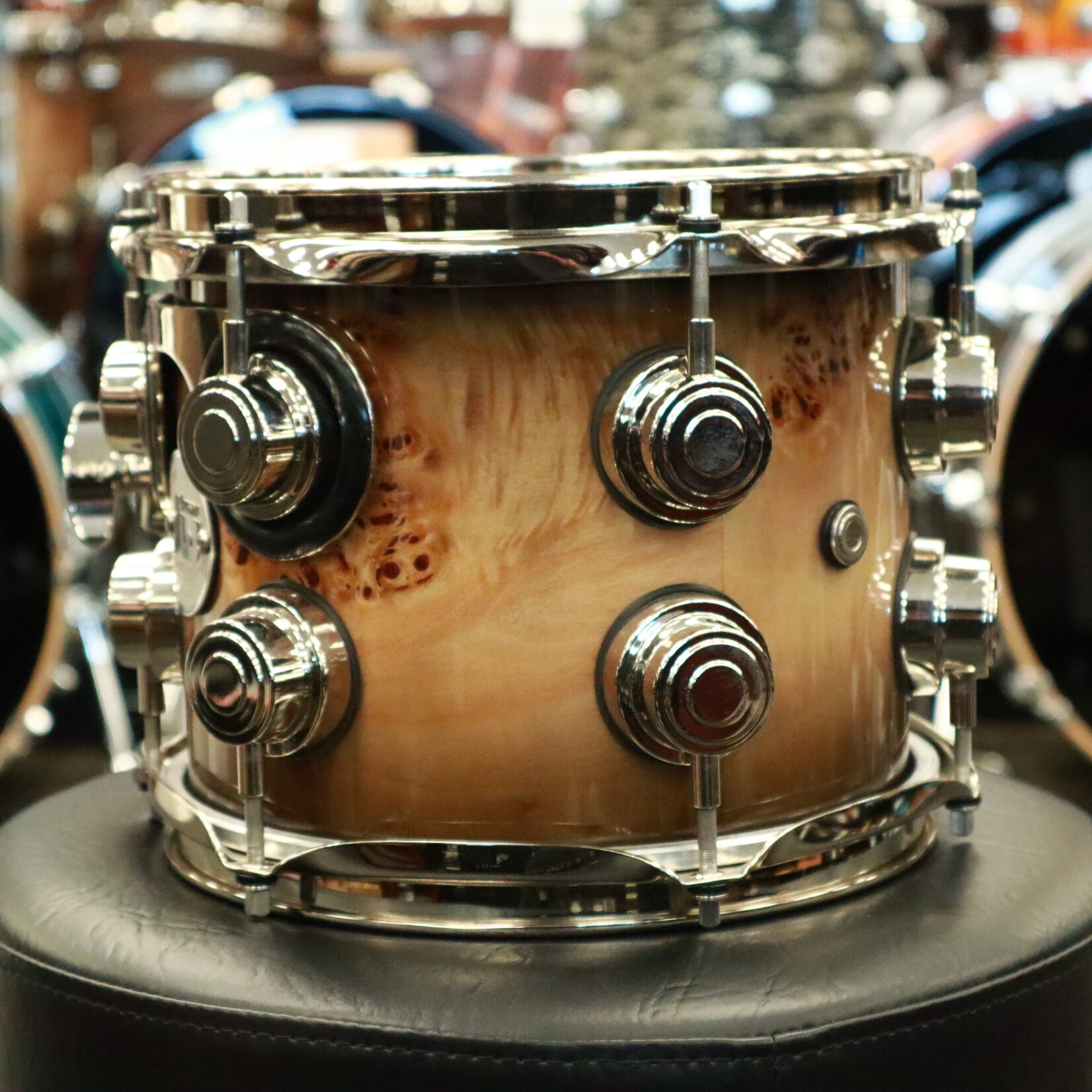 DW DW Collector's Series Exotic Purpleheart 7x8" Tom (Natural to Candy Black Burst over Mapa Burl w/ Nickel Hardware)