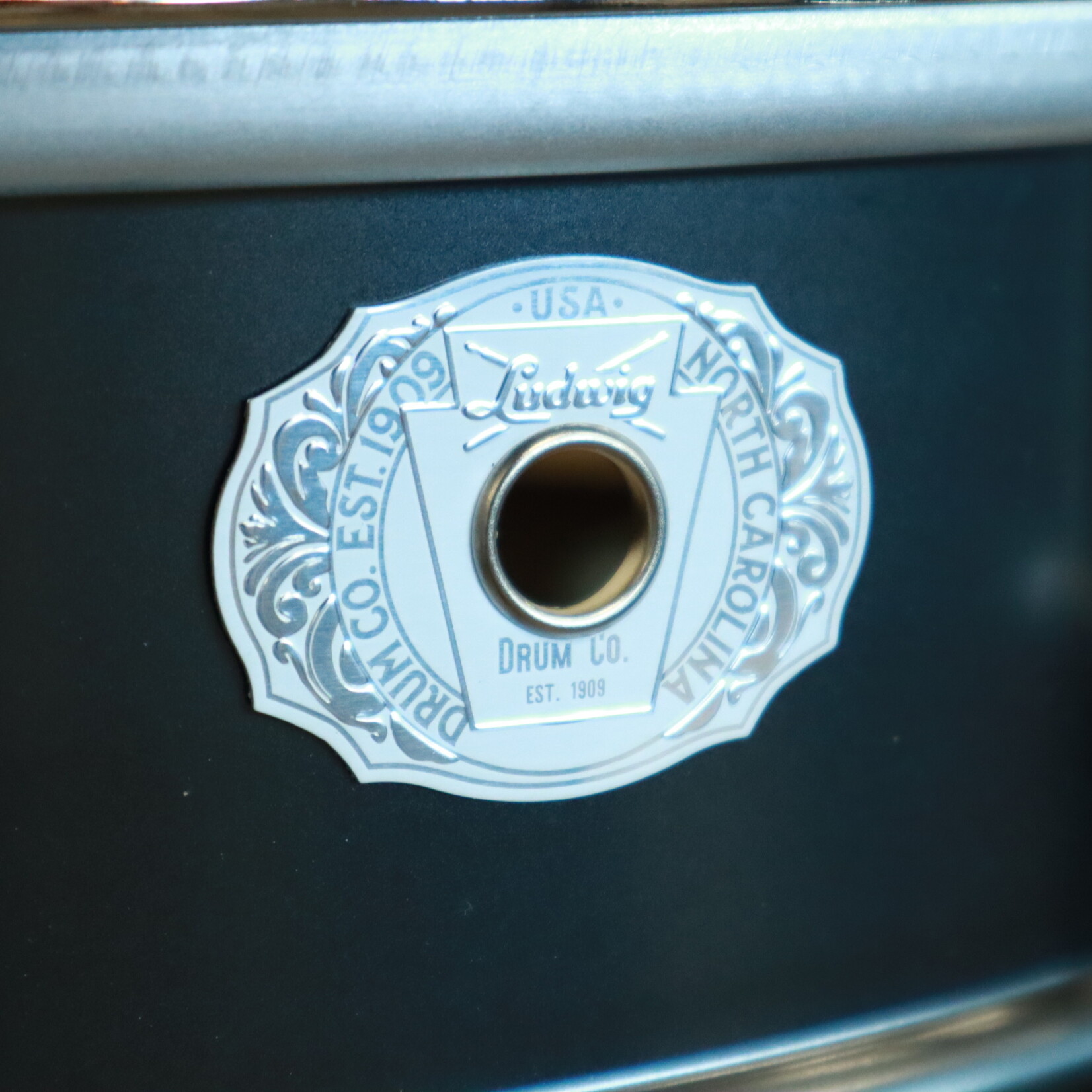 Ludwig Ludwig 6.5x14" Limited Edition "Satin De Luxe" Snare Drum (Satin Black over Brass, Tube Lugs, Single Flanged Hoop, Nickel Plated Hardware)