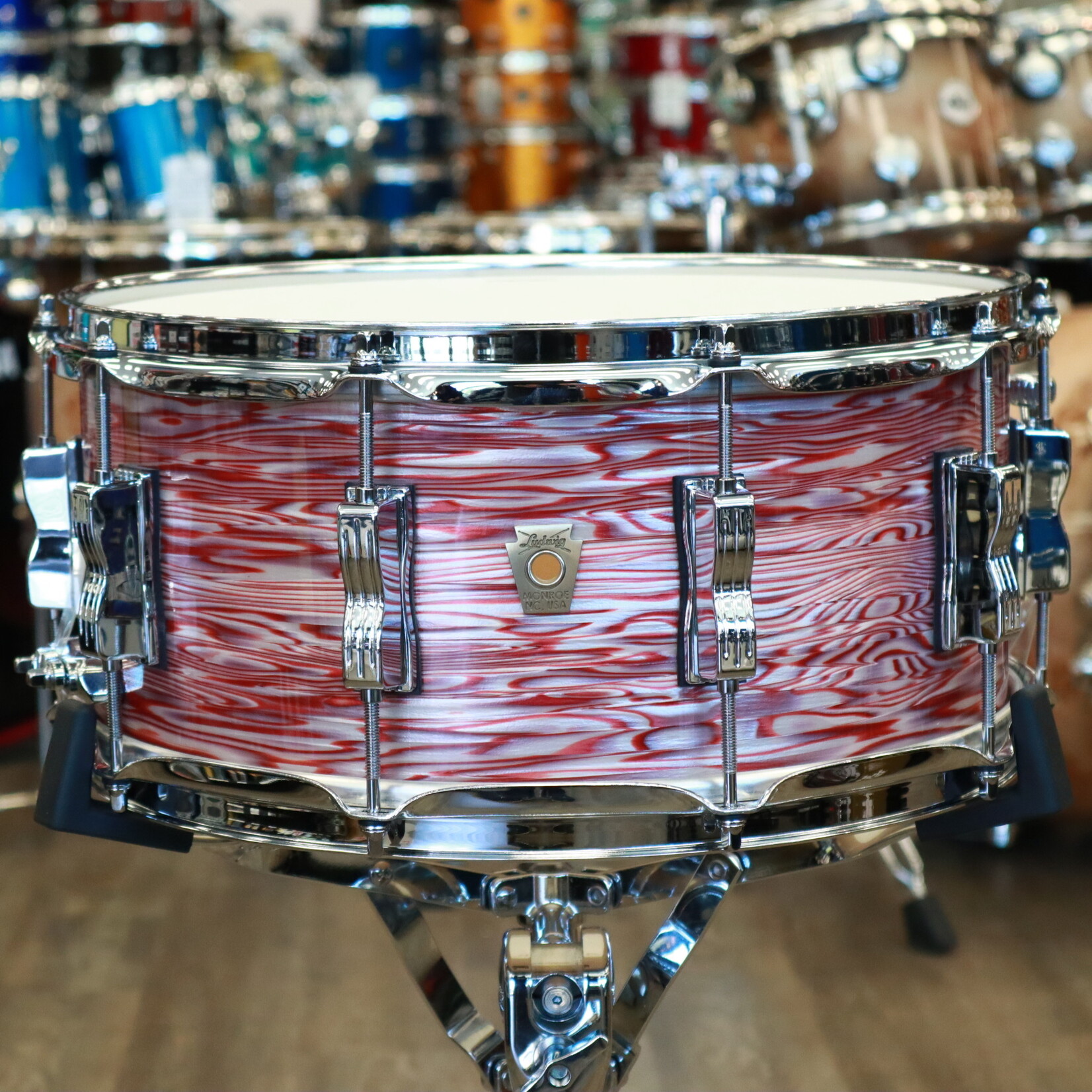 Ludwig Ludwig Classic Maple 6.5x14" Snare Drum (Pink Oyster)