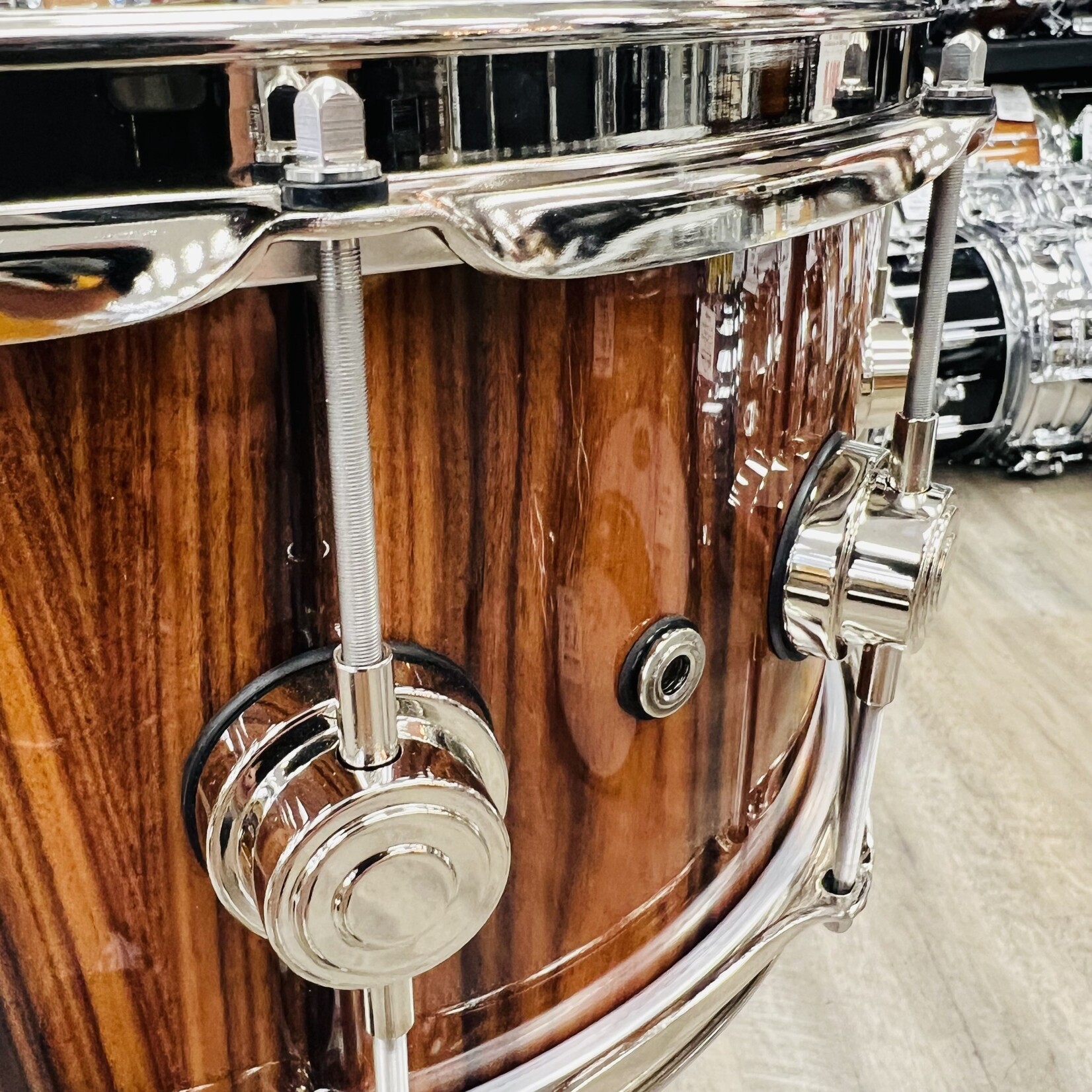 DW DW Collector's 6.5x14" SSC Maple Snare Drum (Natural Lacquer Over Santos Rosewood w/ Nickel Hardware)