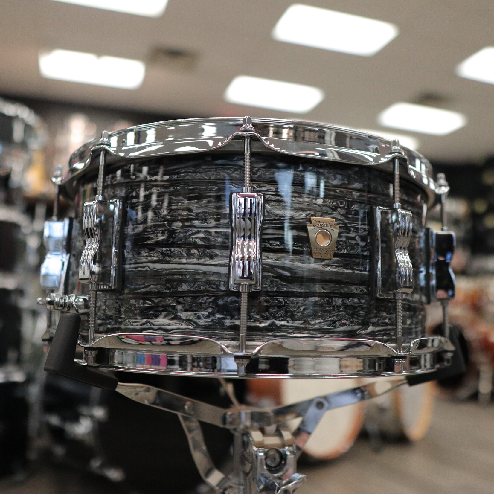 Ludwig Used "Like New" Ludwig Classic Maple 6.5x14"  Snare Drum (Vintage Black Oyster)