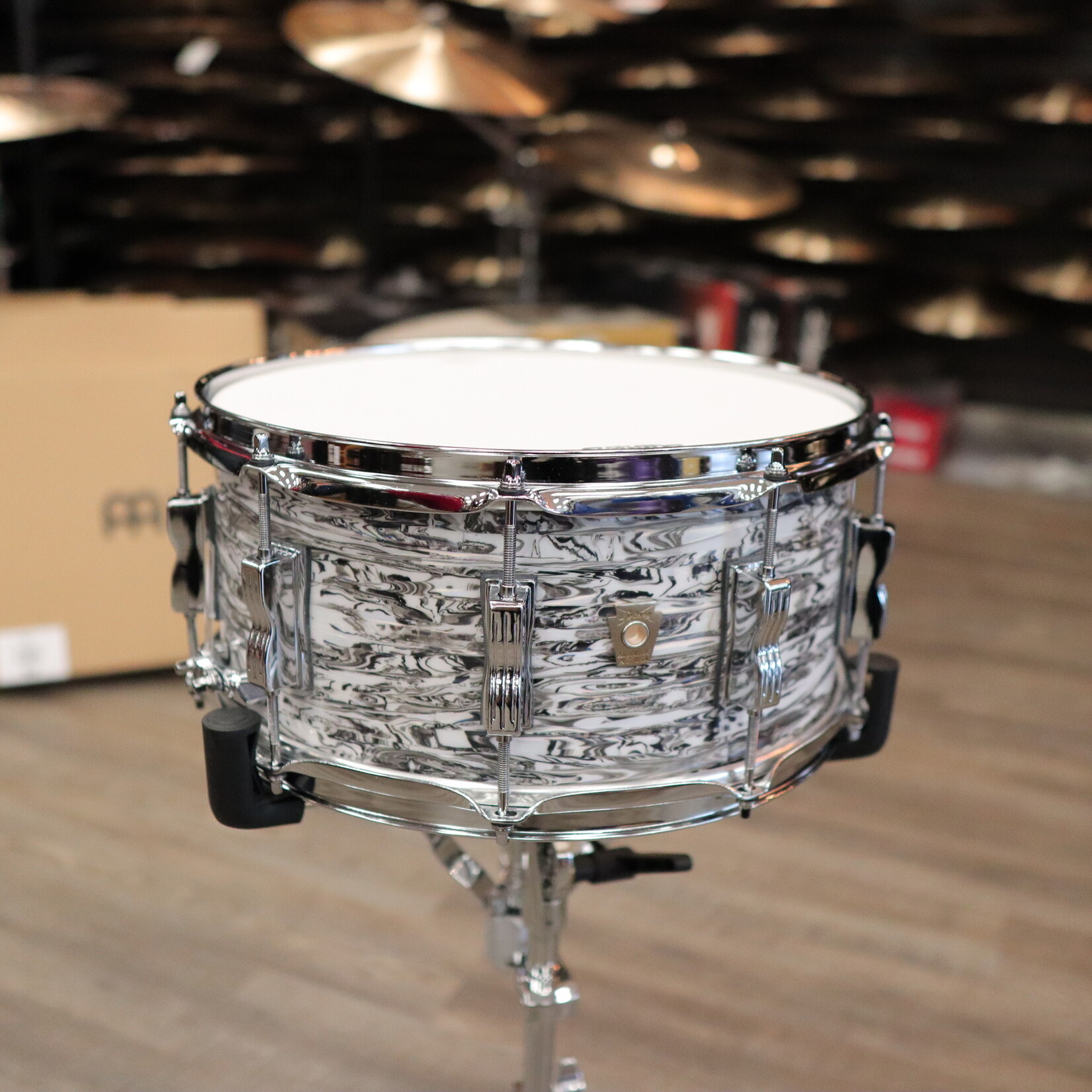 Ludwig Ludwig Classic Maple 6.5x14" Snare Drum (White Abalone)