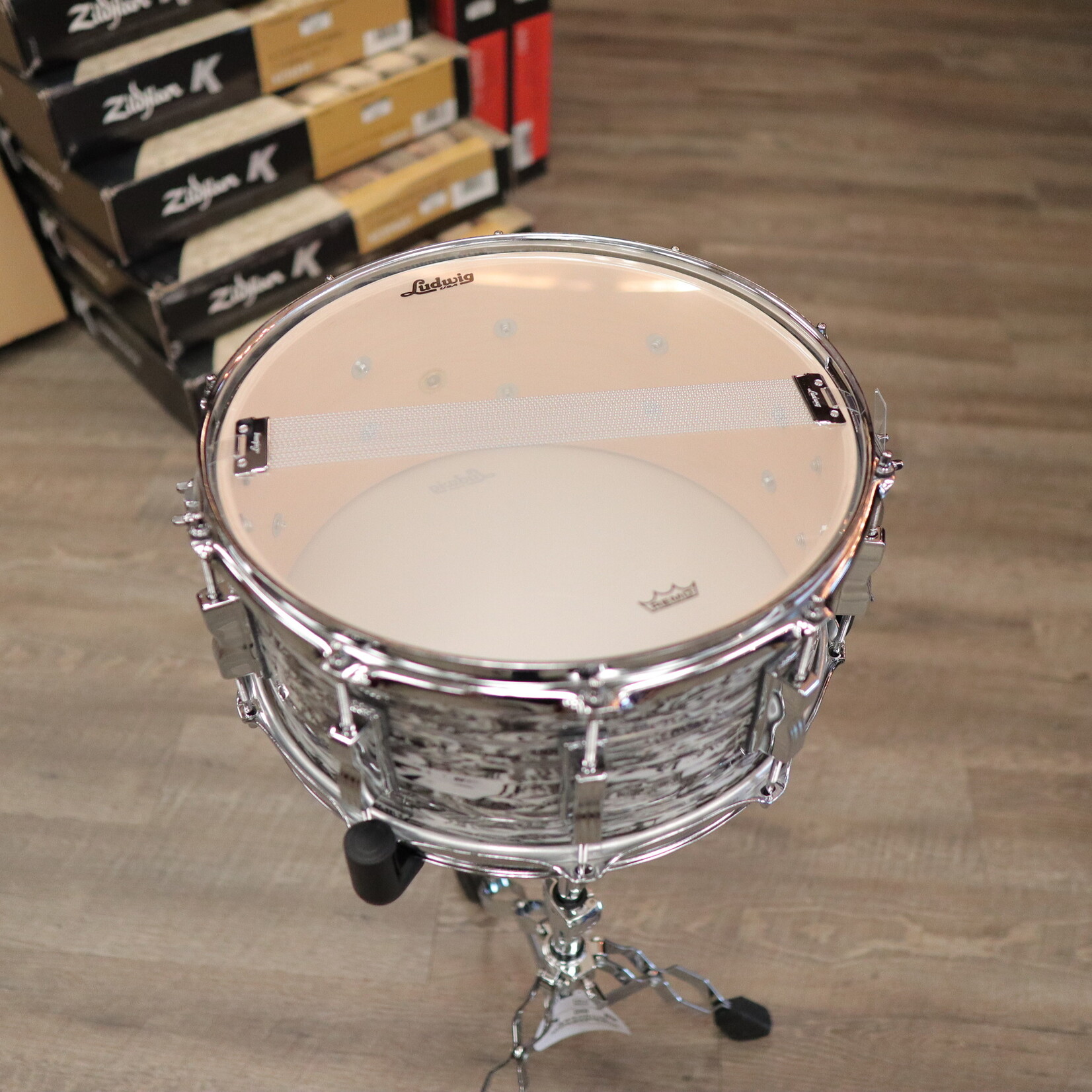 Ludwig Ludwig Classic Maple 6.5x14" Snare Drum (White Abalone)