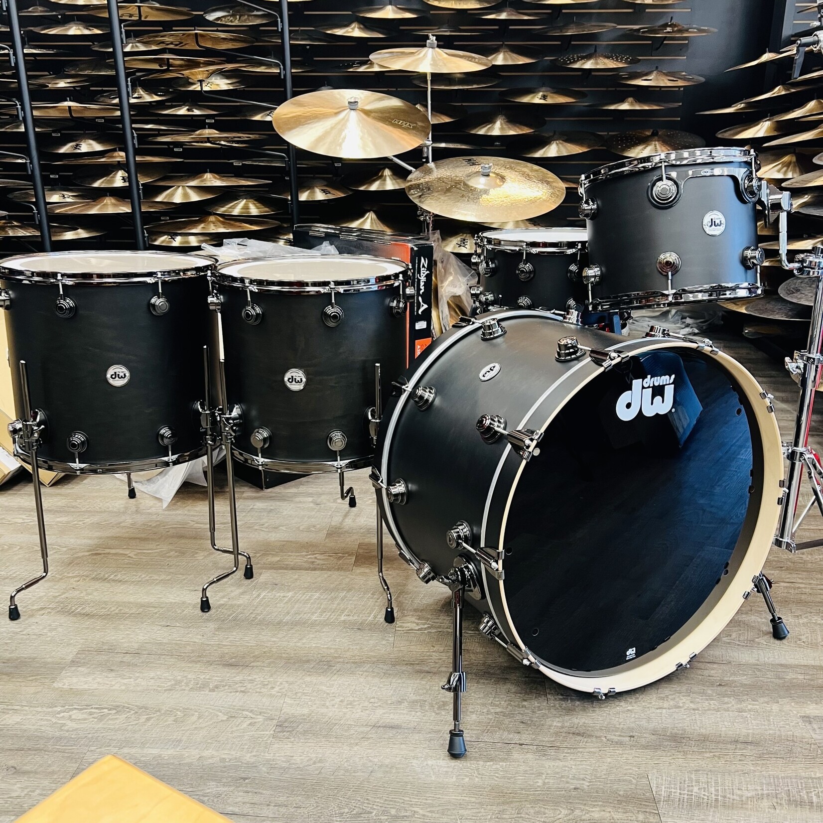 DW DW Collector's Series SSC Maple 5-Pc Shell Pack 13/16/18/24/14s (Ebony Satin Oil w/ Black Nickel Hardware)