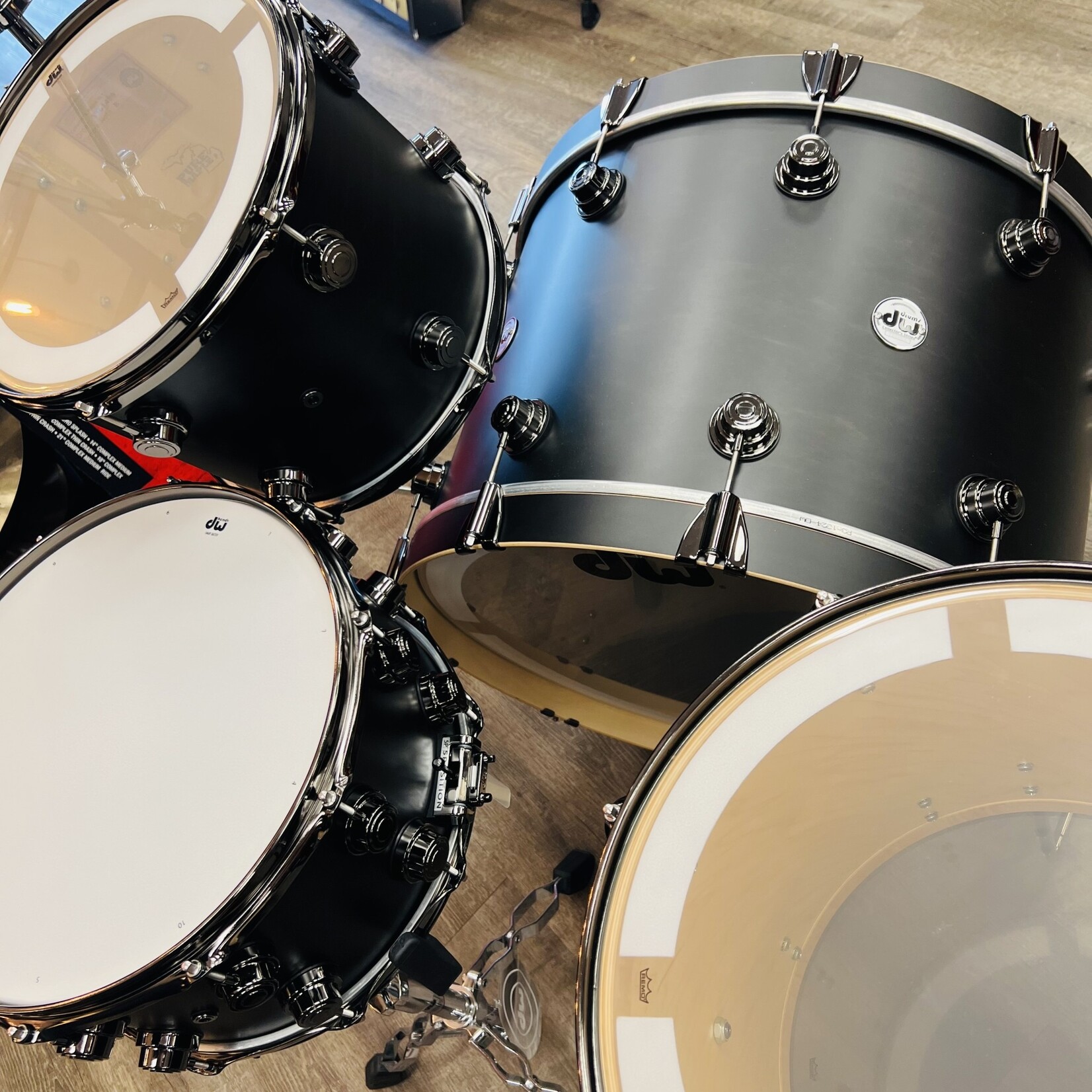 DW DW Collector's Series SSC Maple 5-Pc Shell Pack 13/16/18/24/14s (Ebony Satin Oil w/ Black Nickel Hardware)
